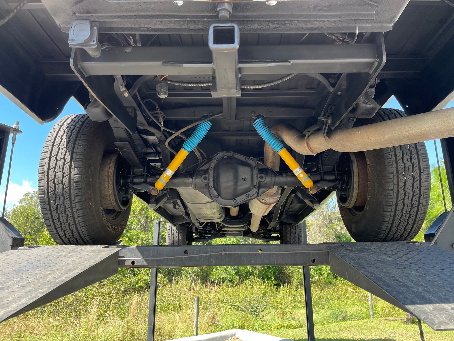 Vehicle photo 44