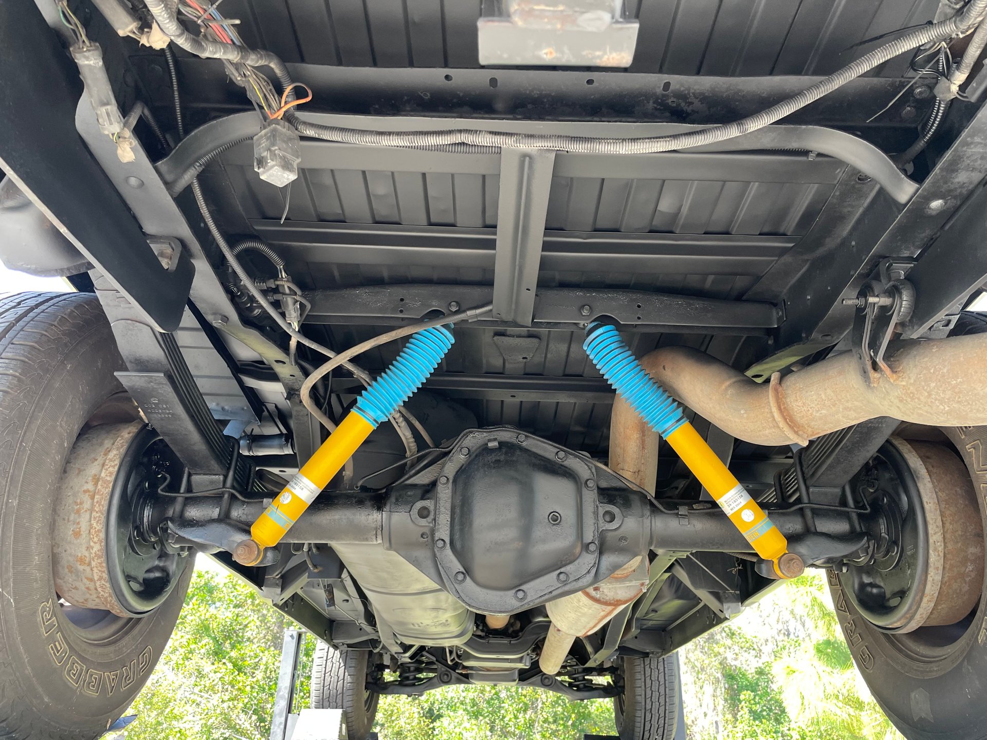 Vehicle photo 45