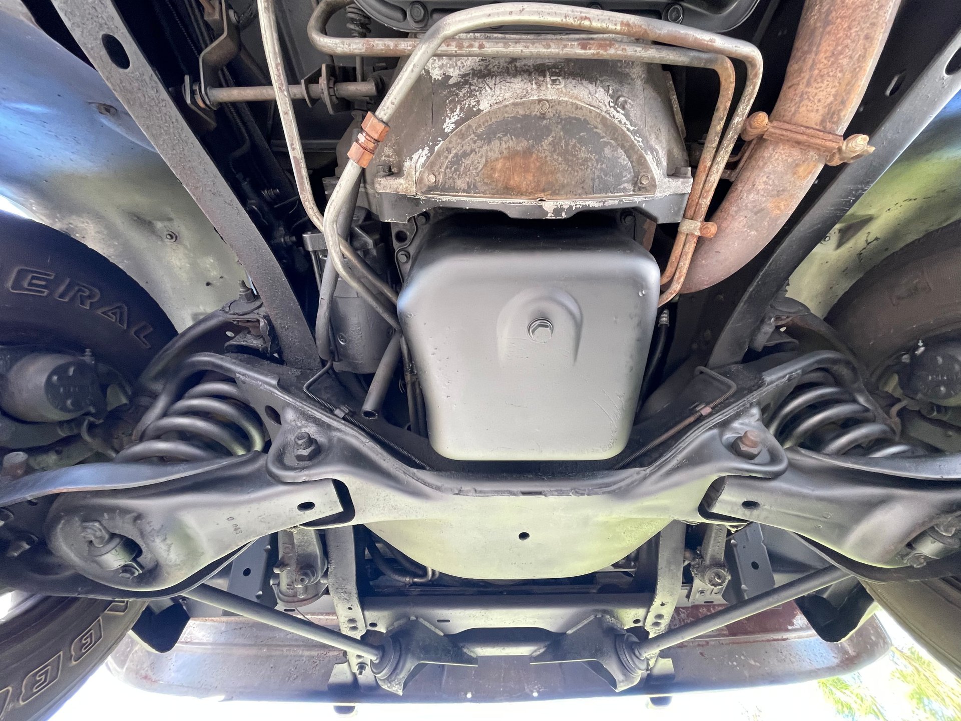 Vehicle photo 54