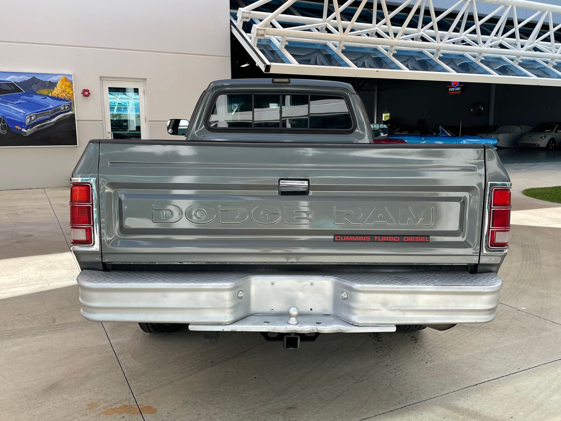 Vehicle photo 8