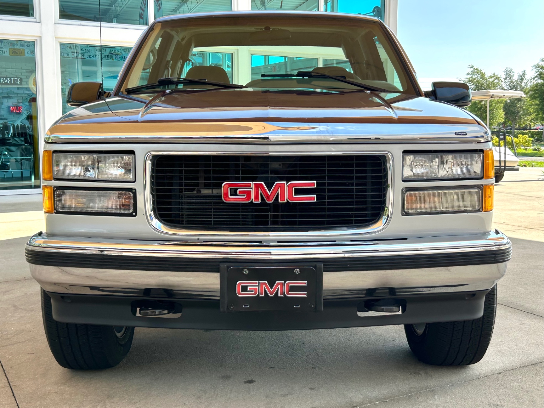 Vehicle photo 2