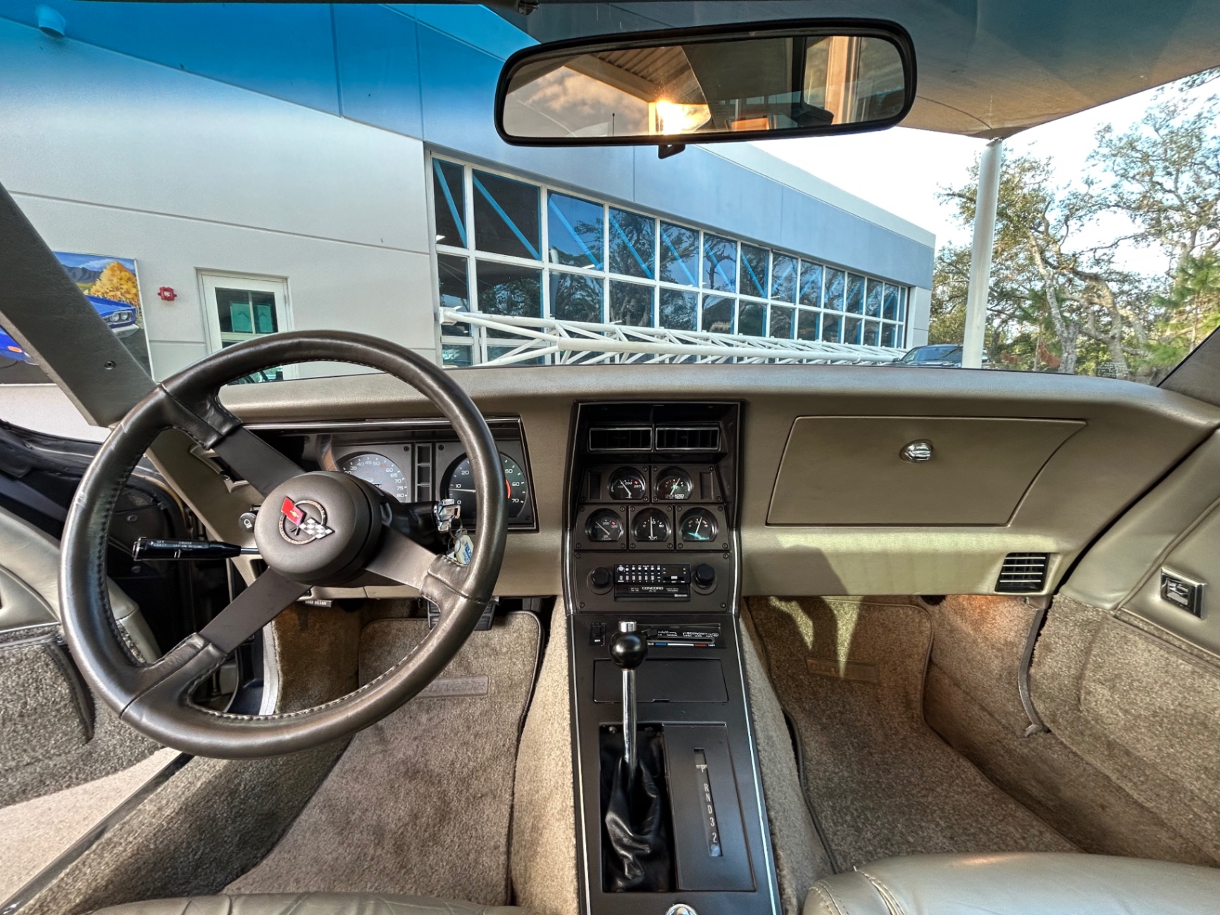 Vehicle photo 37