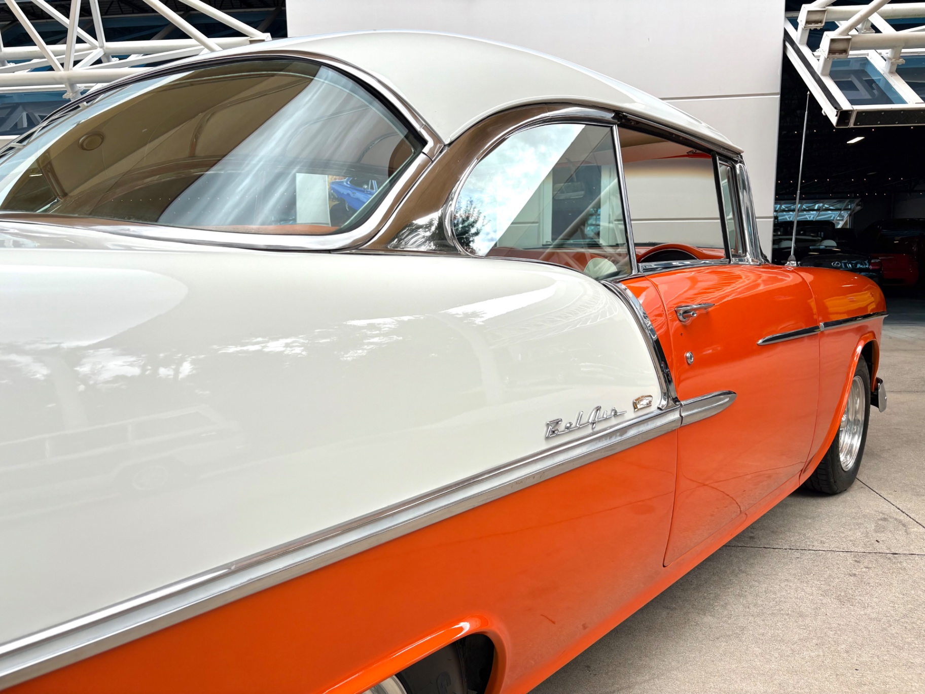 Vehicle photo 18