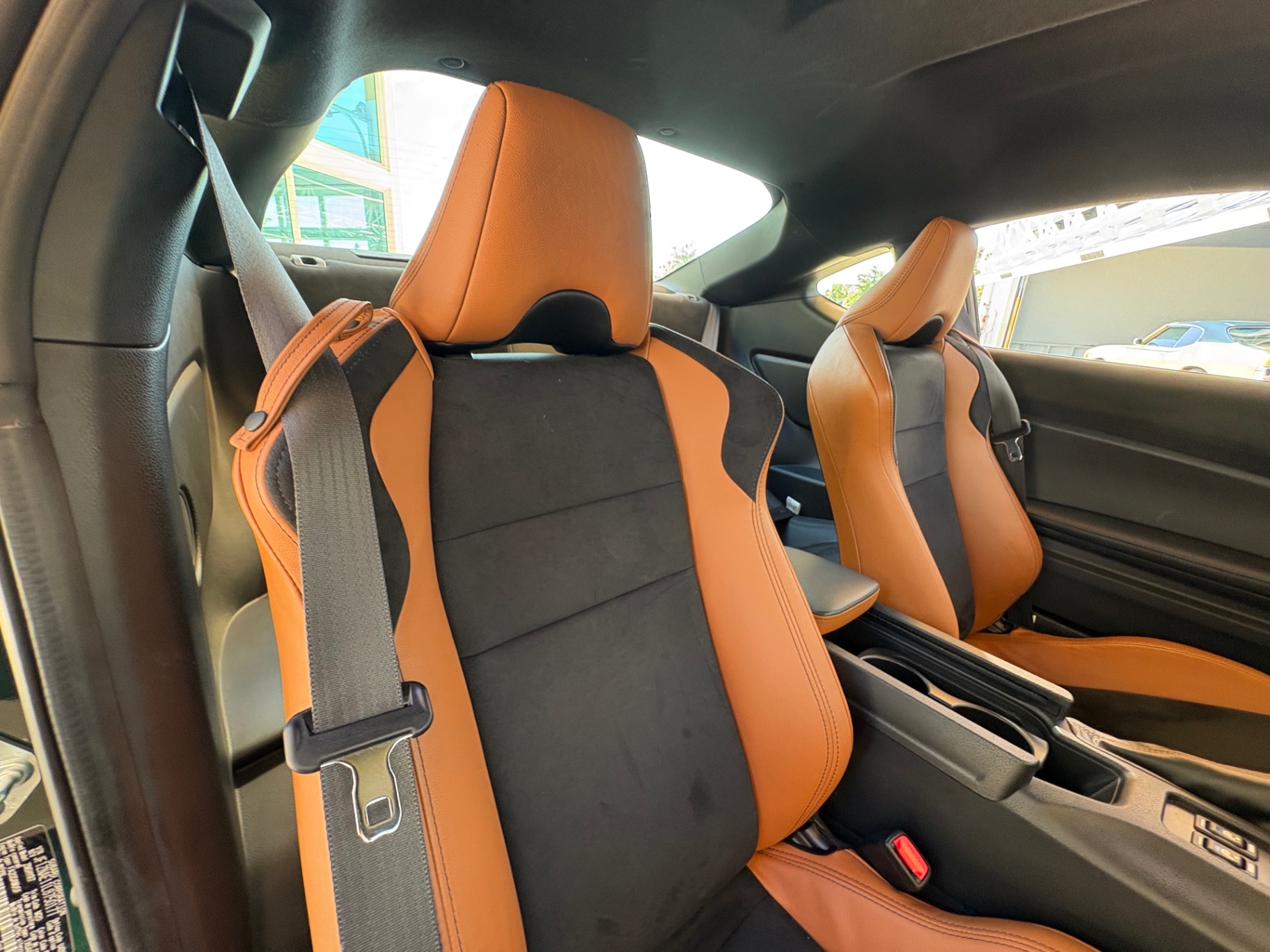 Vehicle photo 37