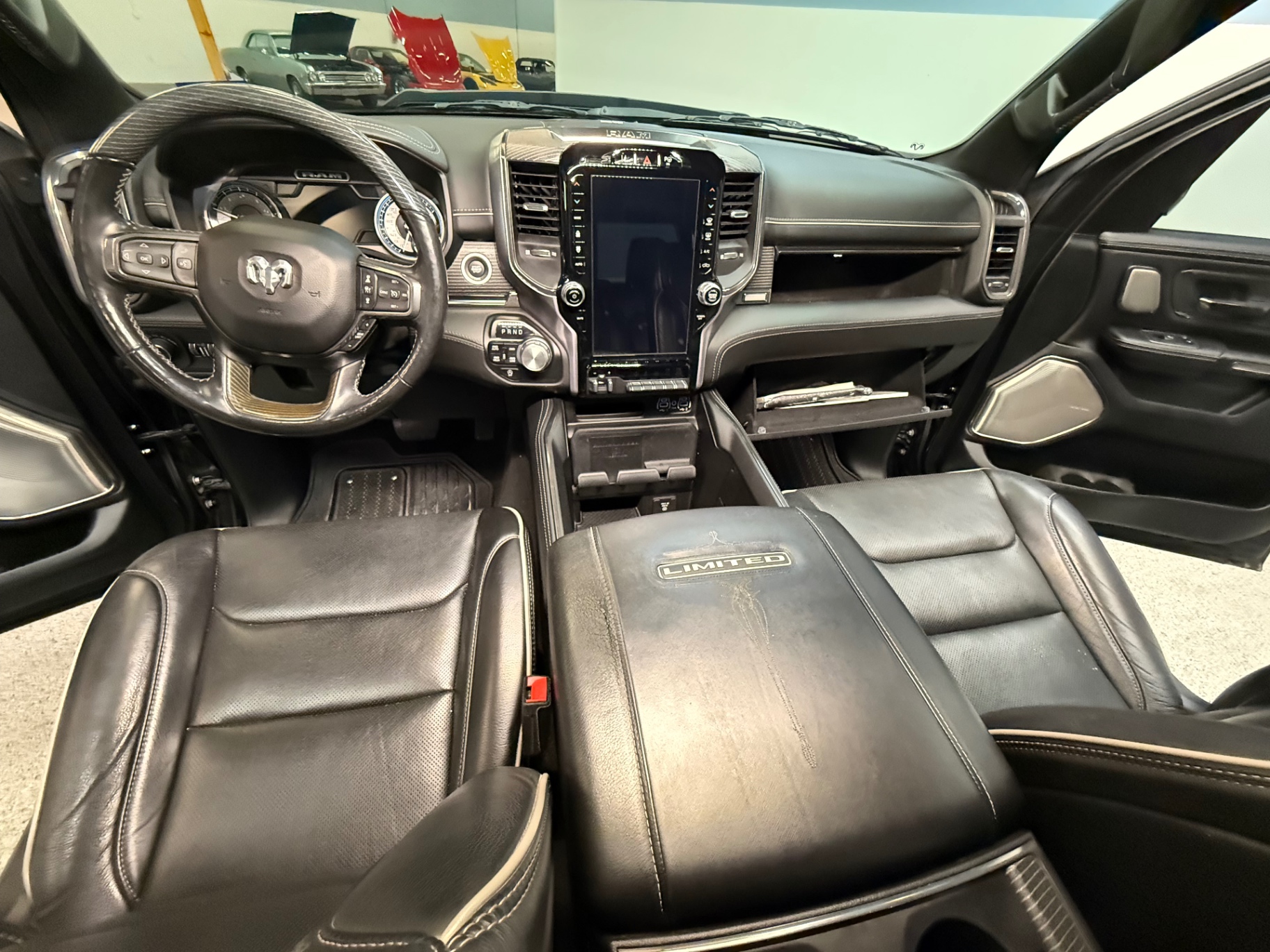 Vehicle photo 41
