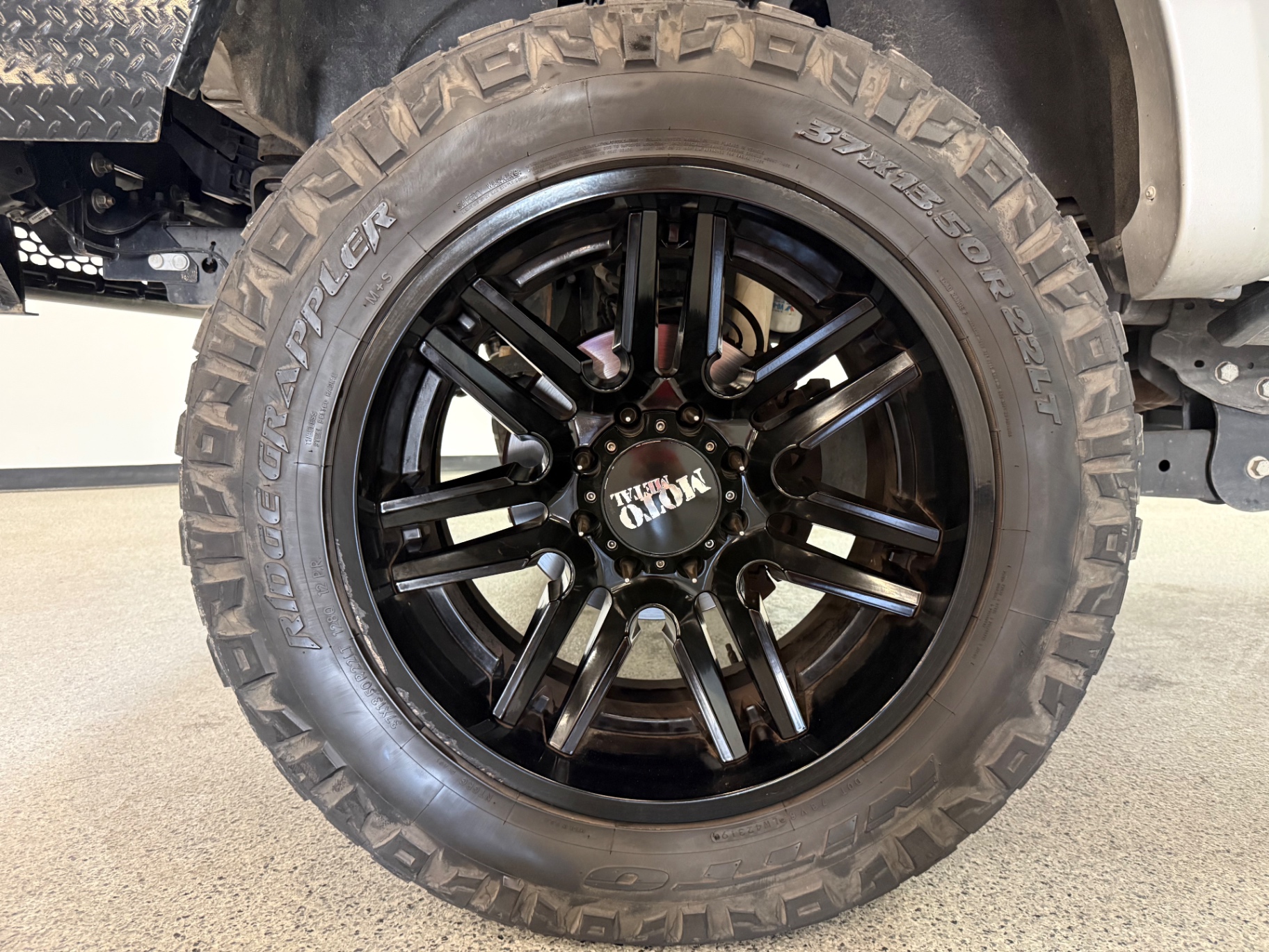 Vehicle photo 7
