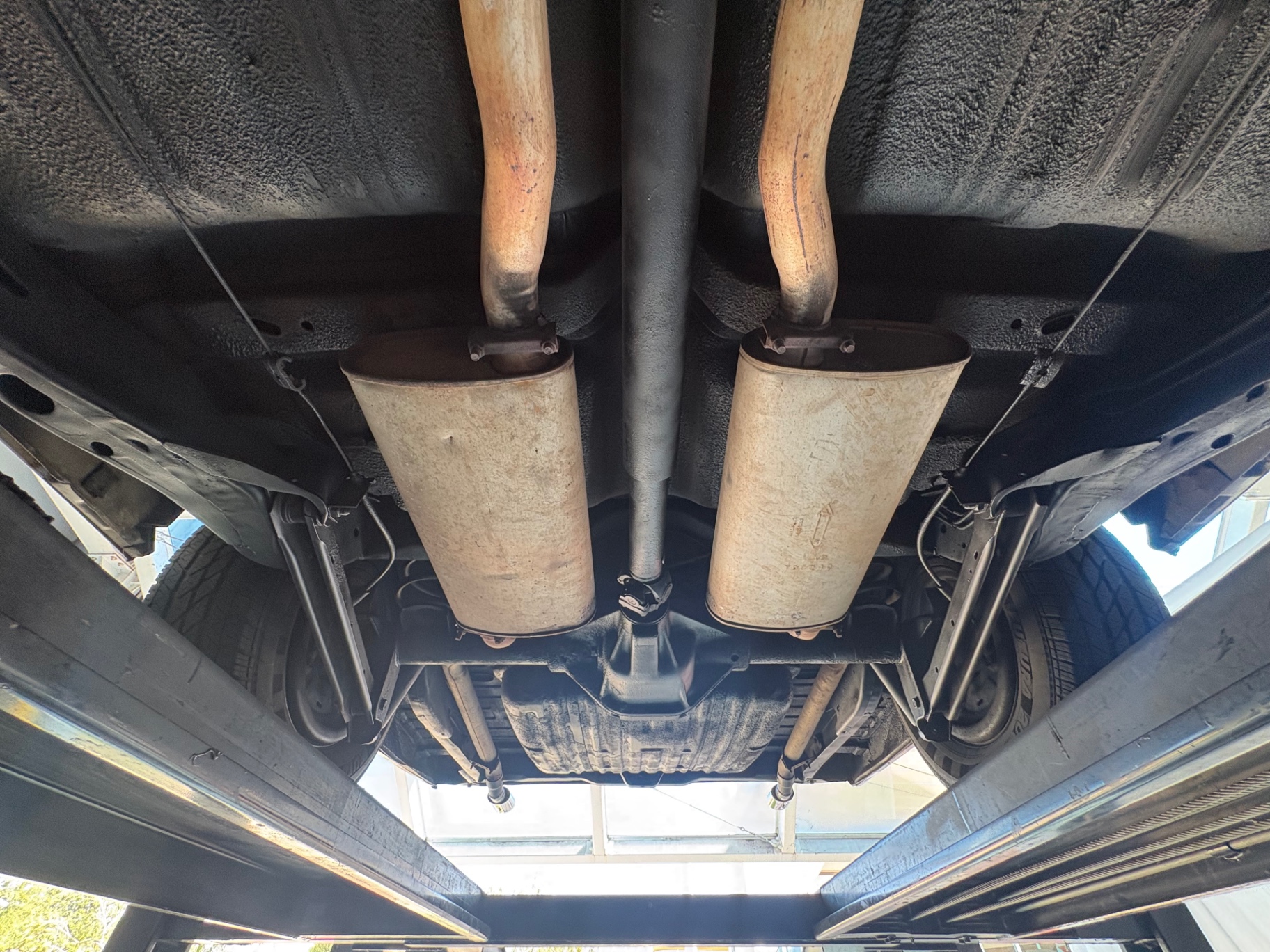 Vehicle photo 59