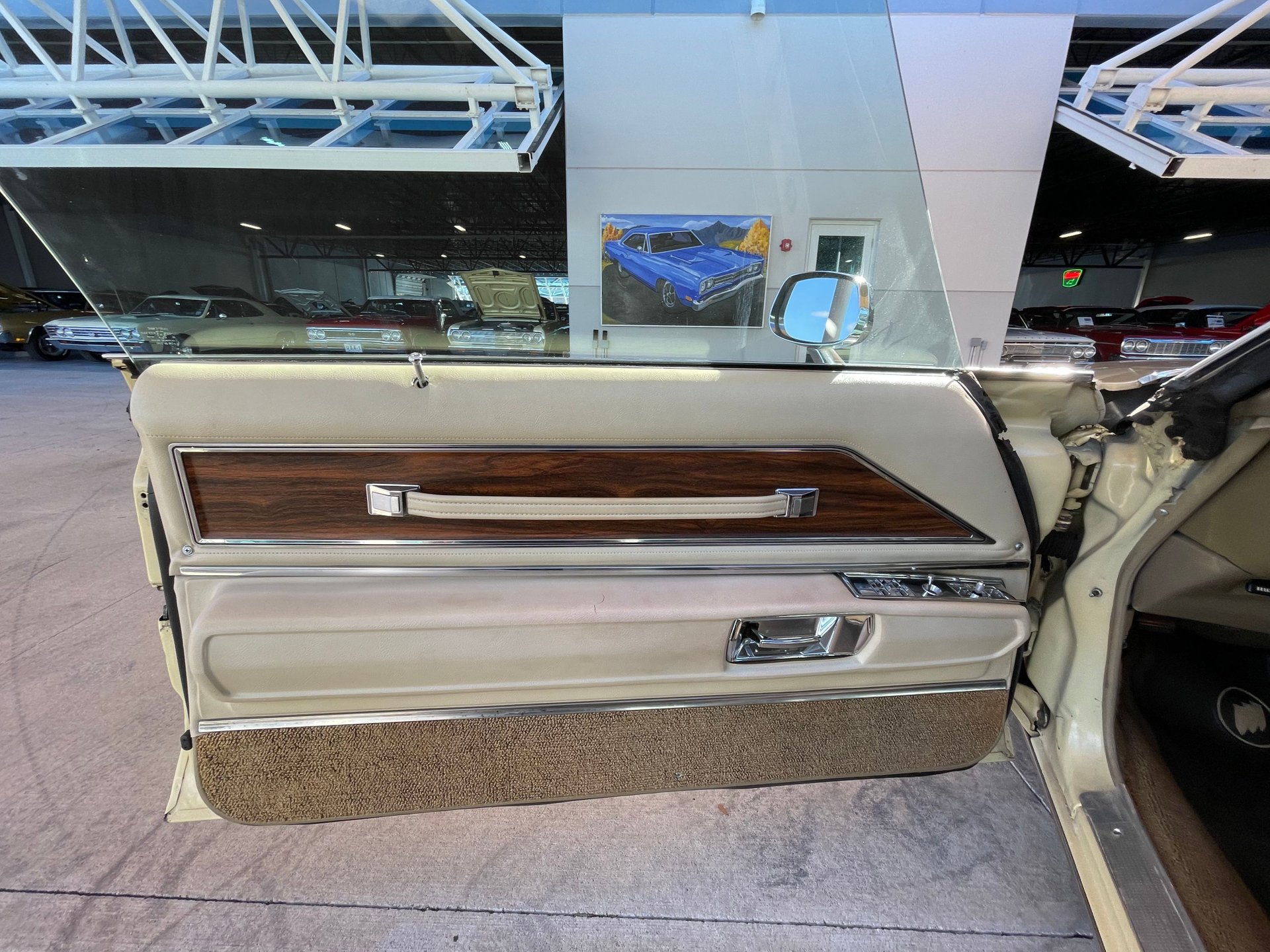 Vehicle photo 21
