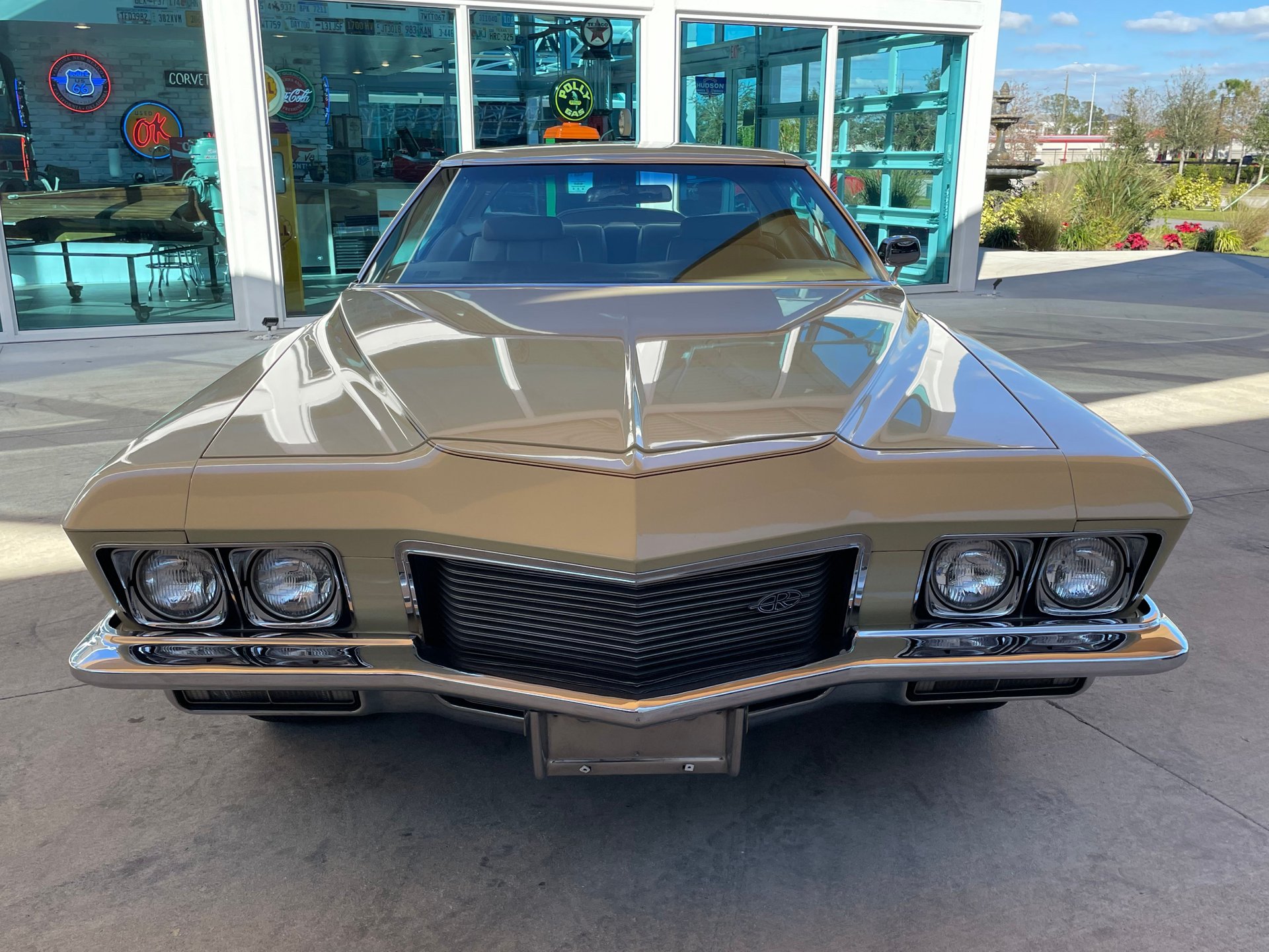 Vehicle photo 4