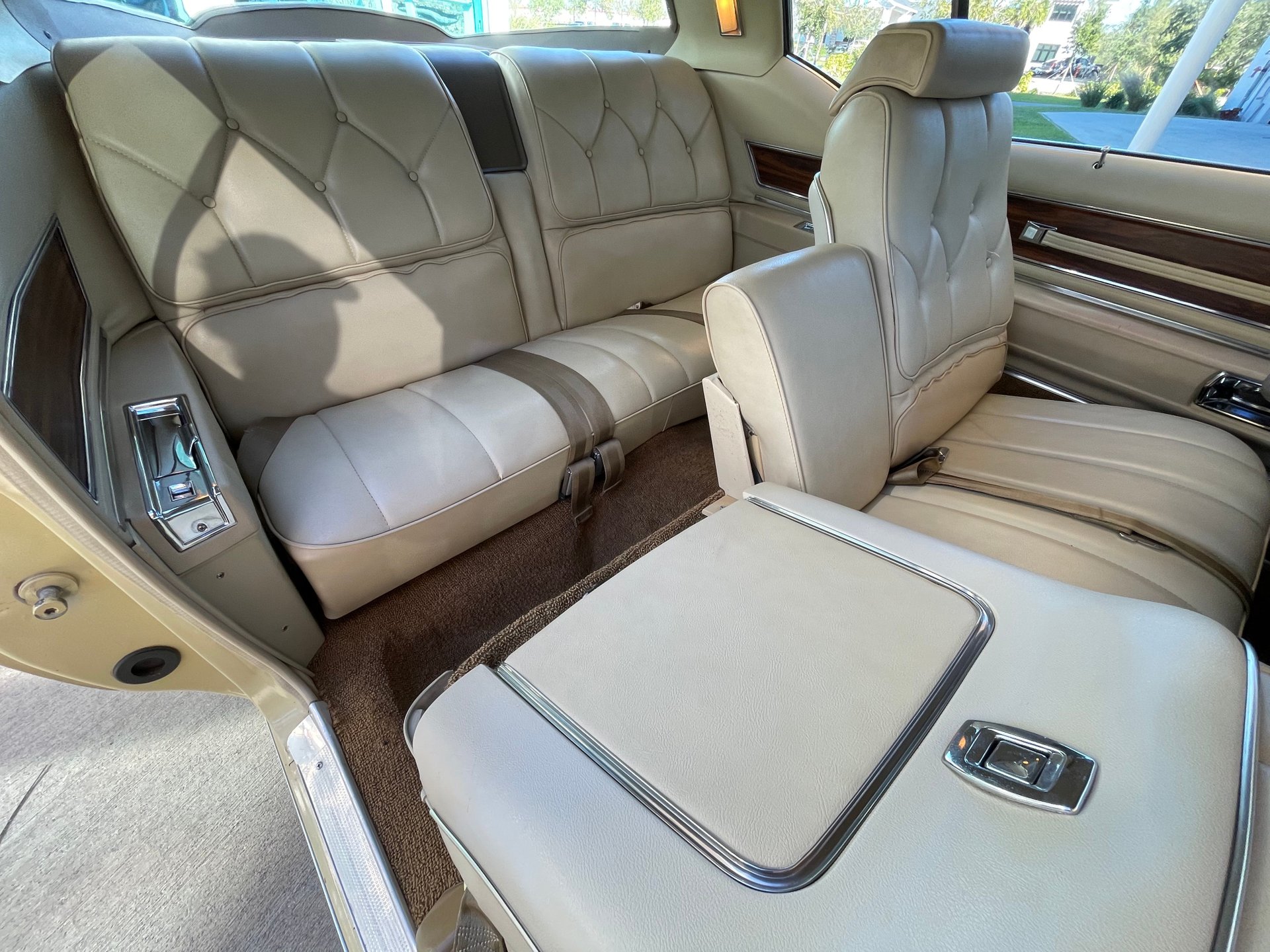 Vehicle photo 38