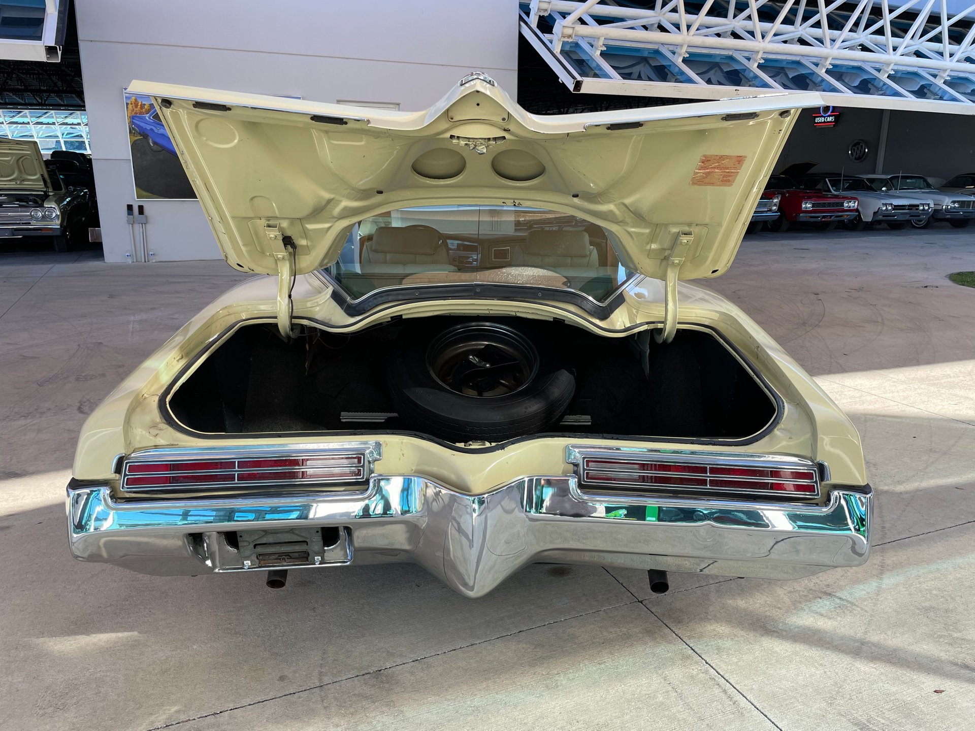 Vehicle photo 41