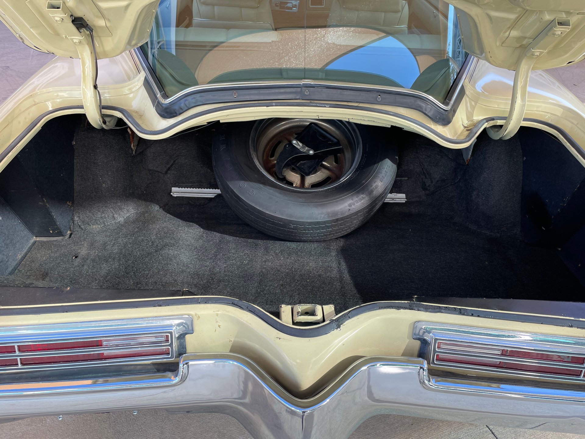 Vehicle photo 42