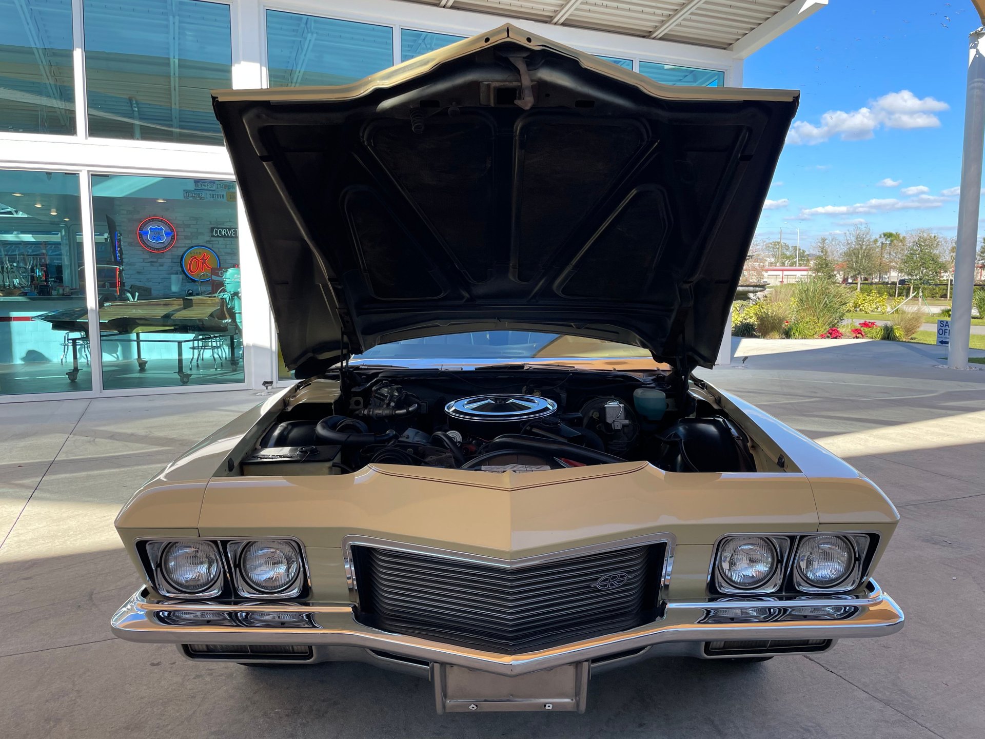 Vehicle photo 43