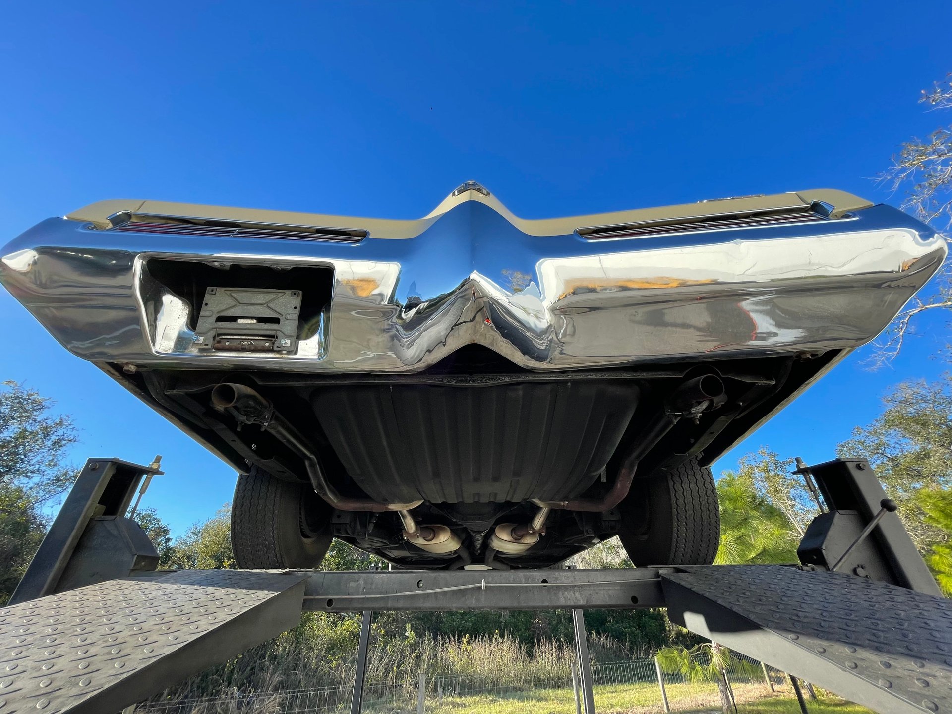 Vehicle photo 49