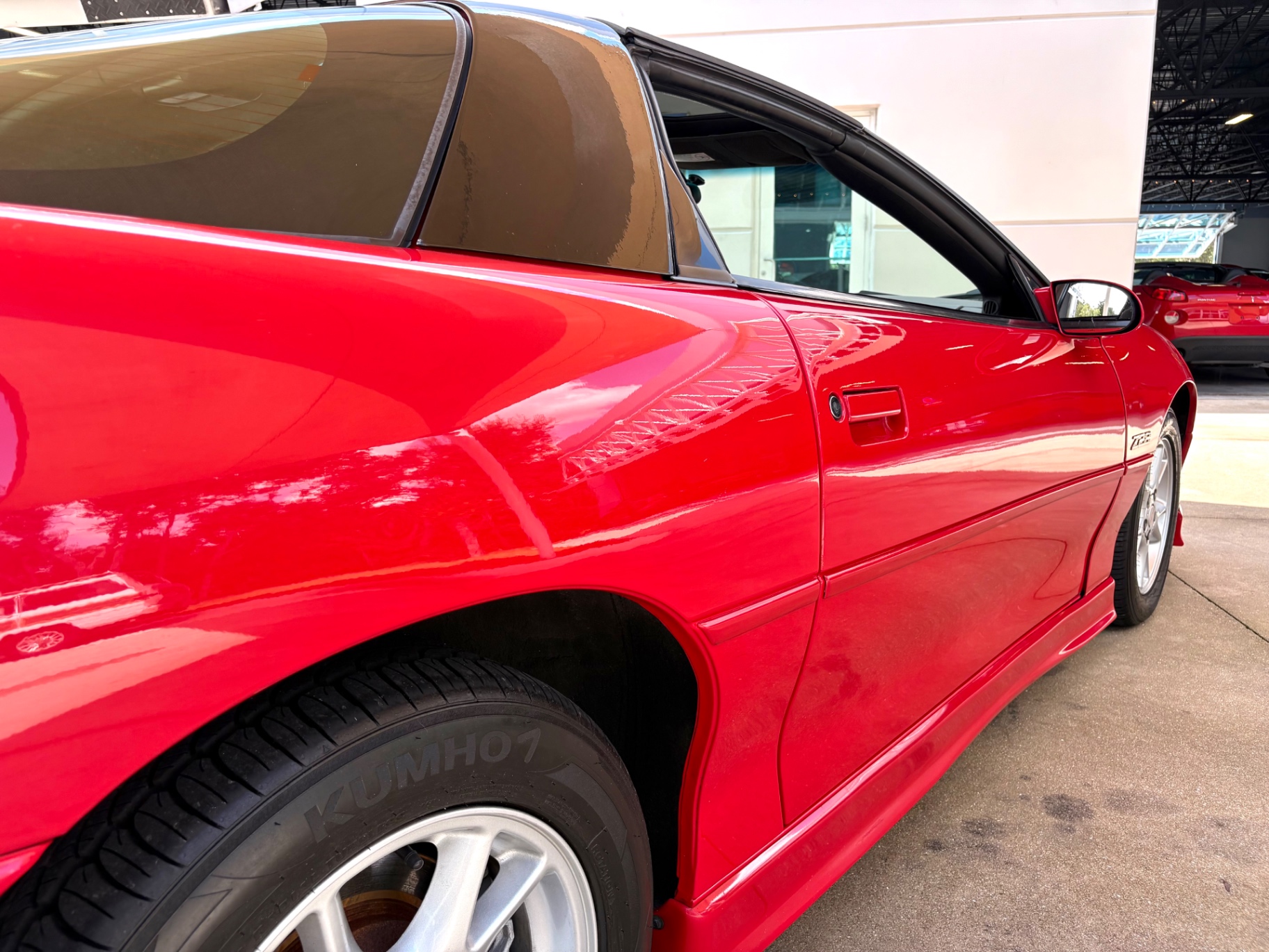 Vehicle photo 18