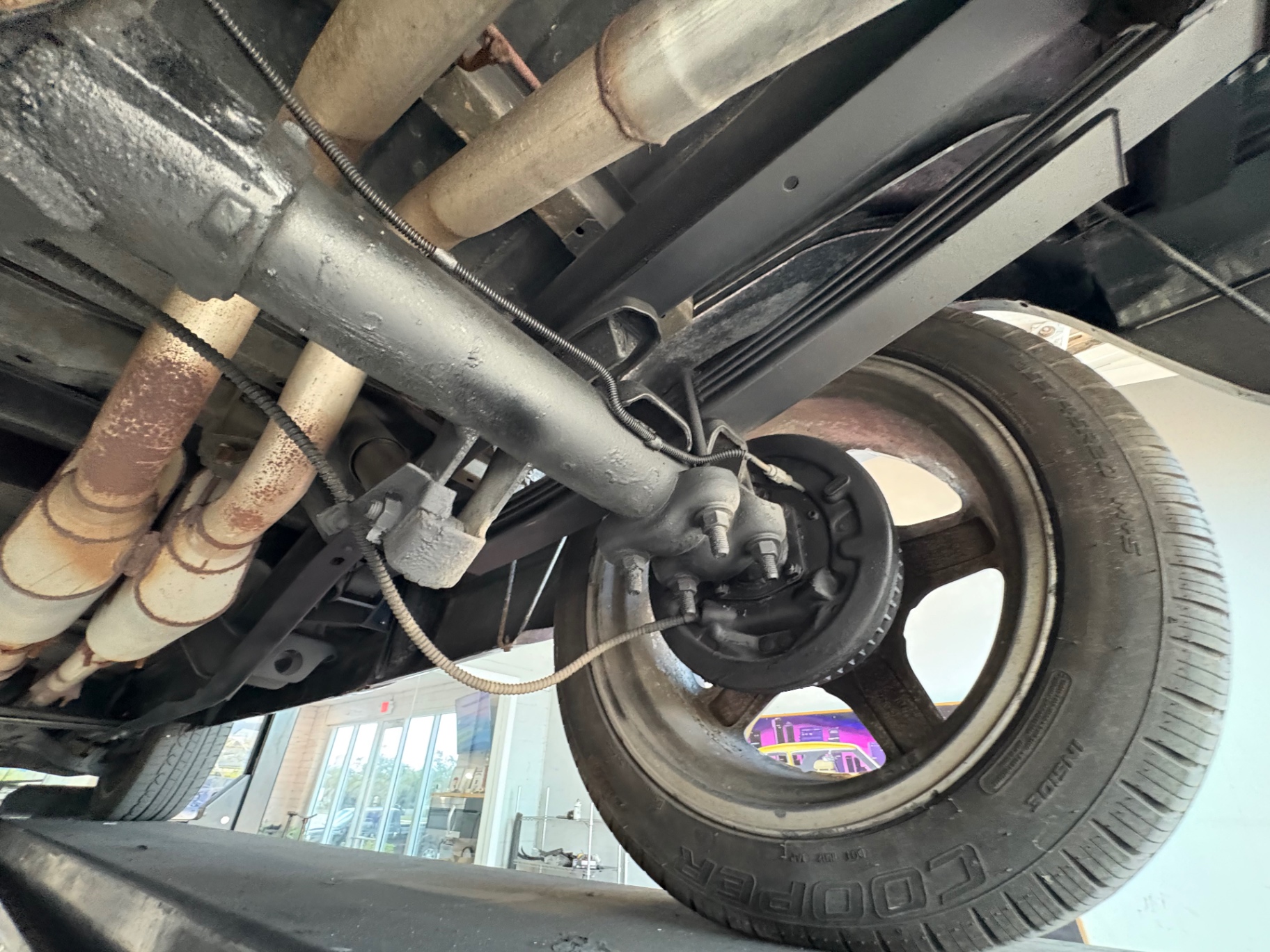 Vehicle photo 39