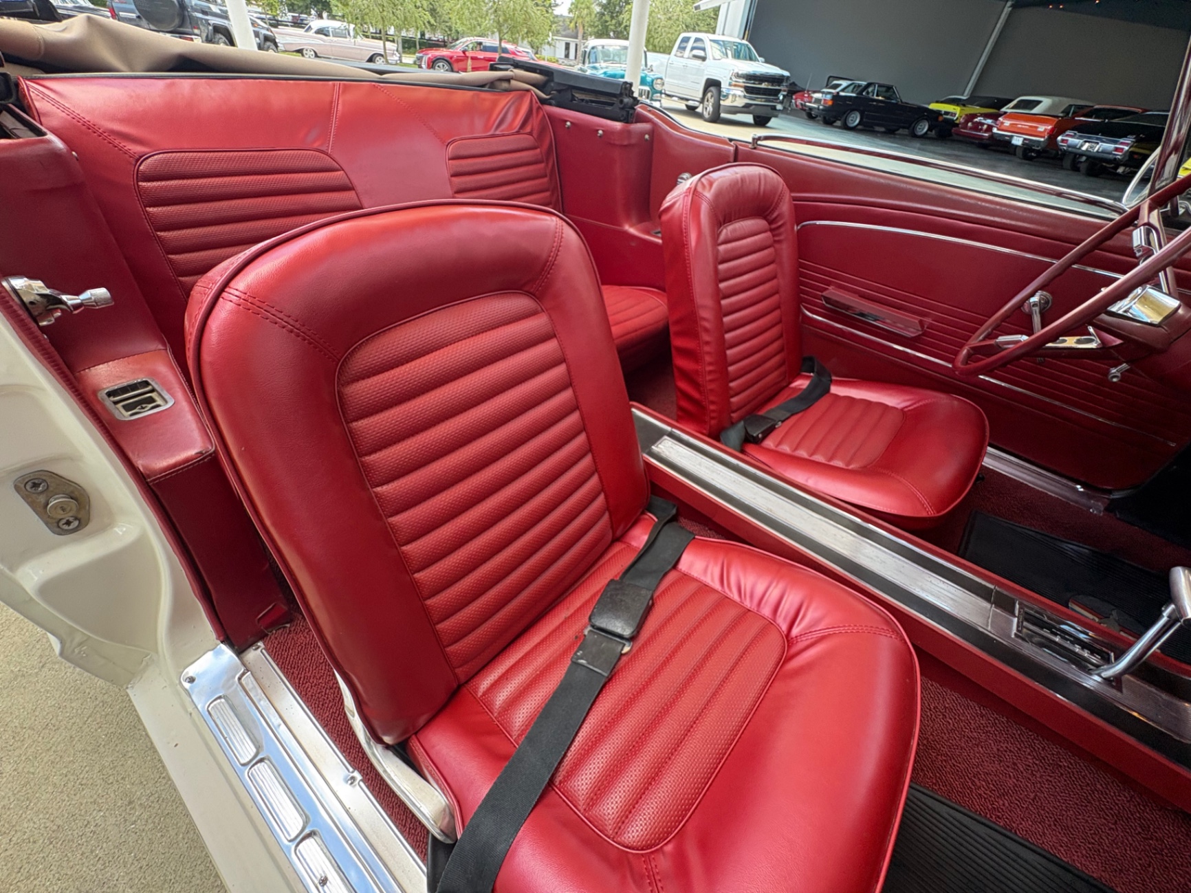Vehicle photo 47