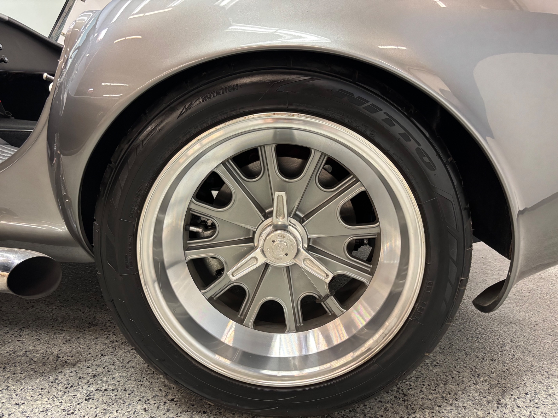 Vehicle photo 18