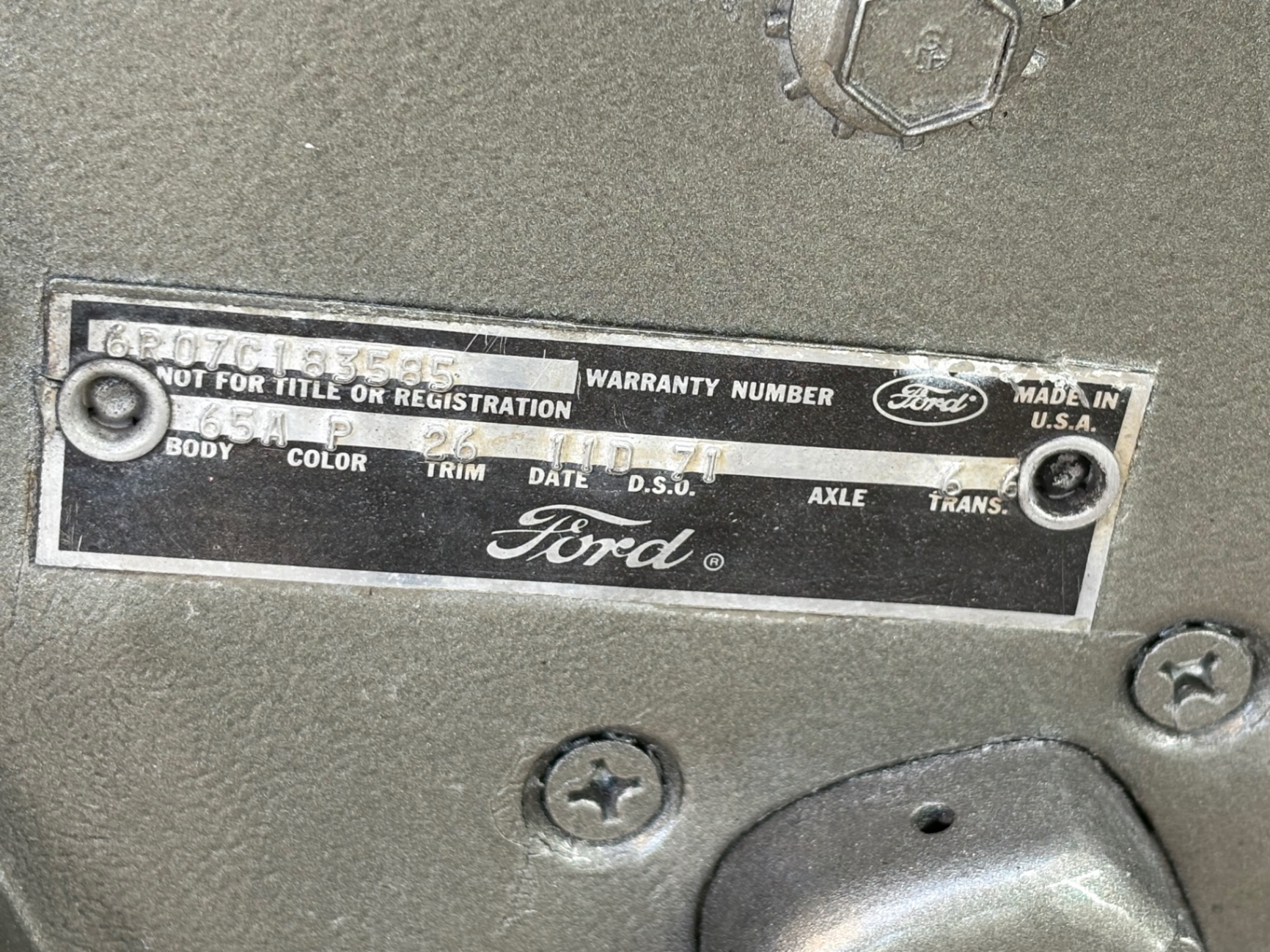 Vehicle photo 26