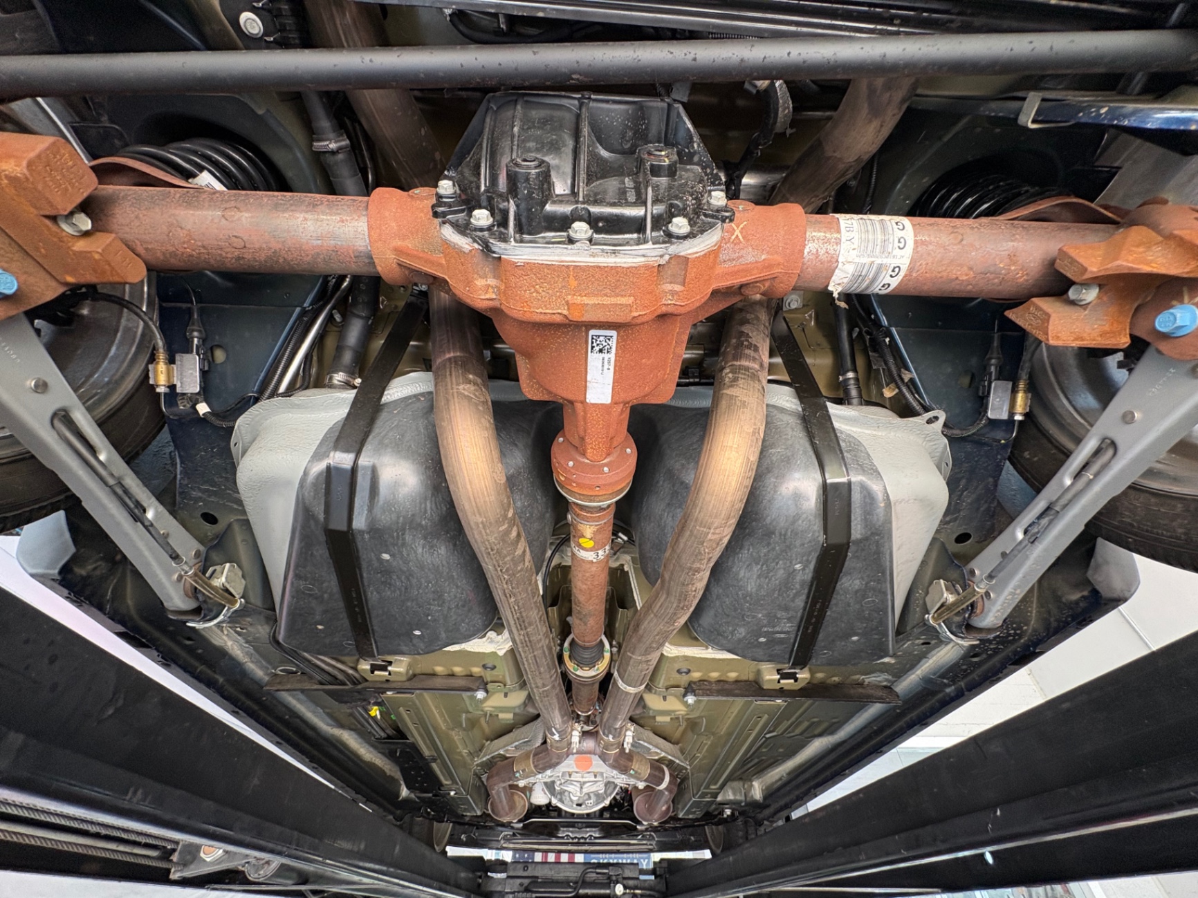 Vehicle photo 46