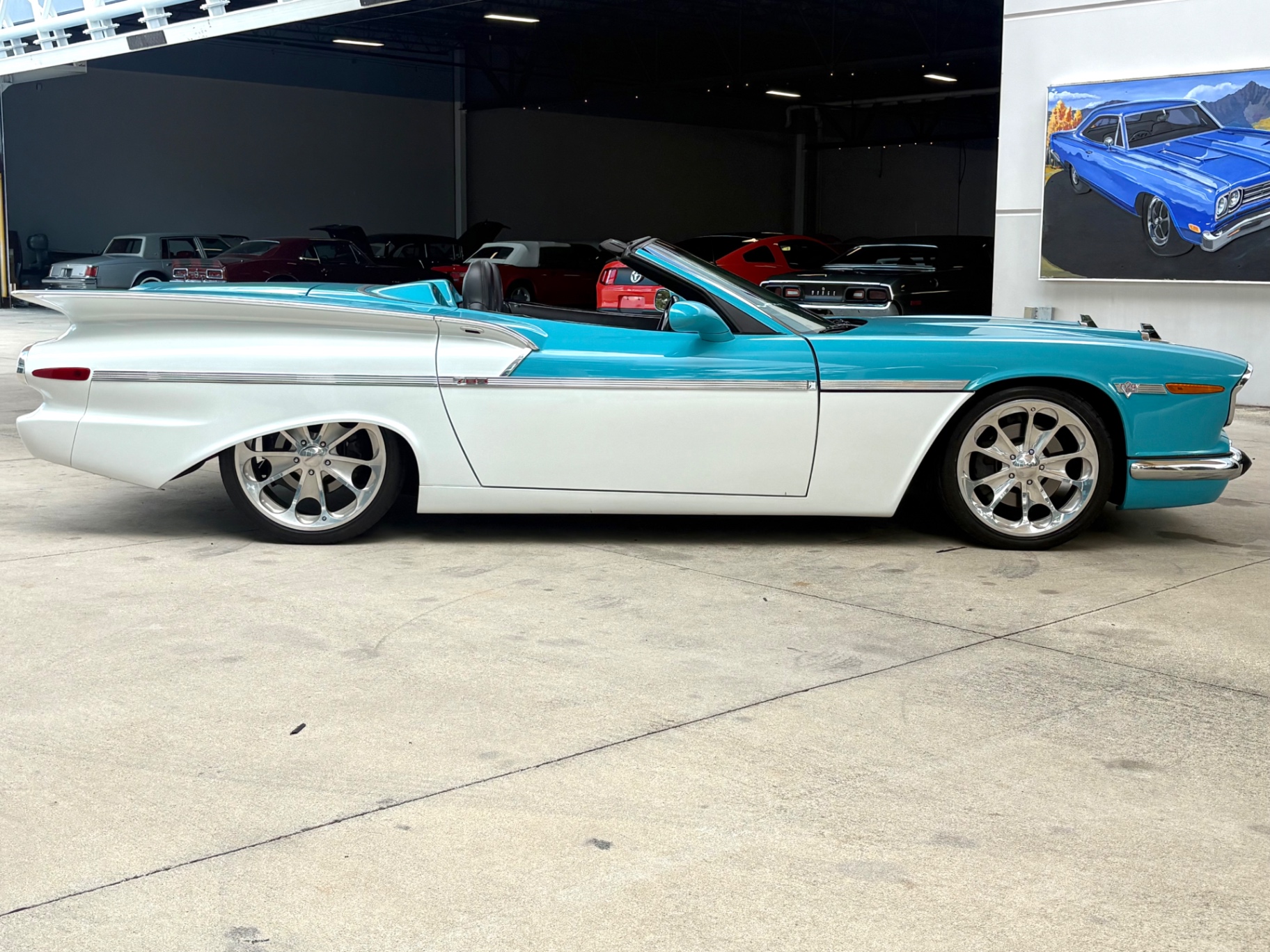 Vehicle photo 5