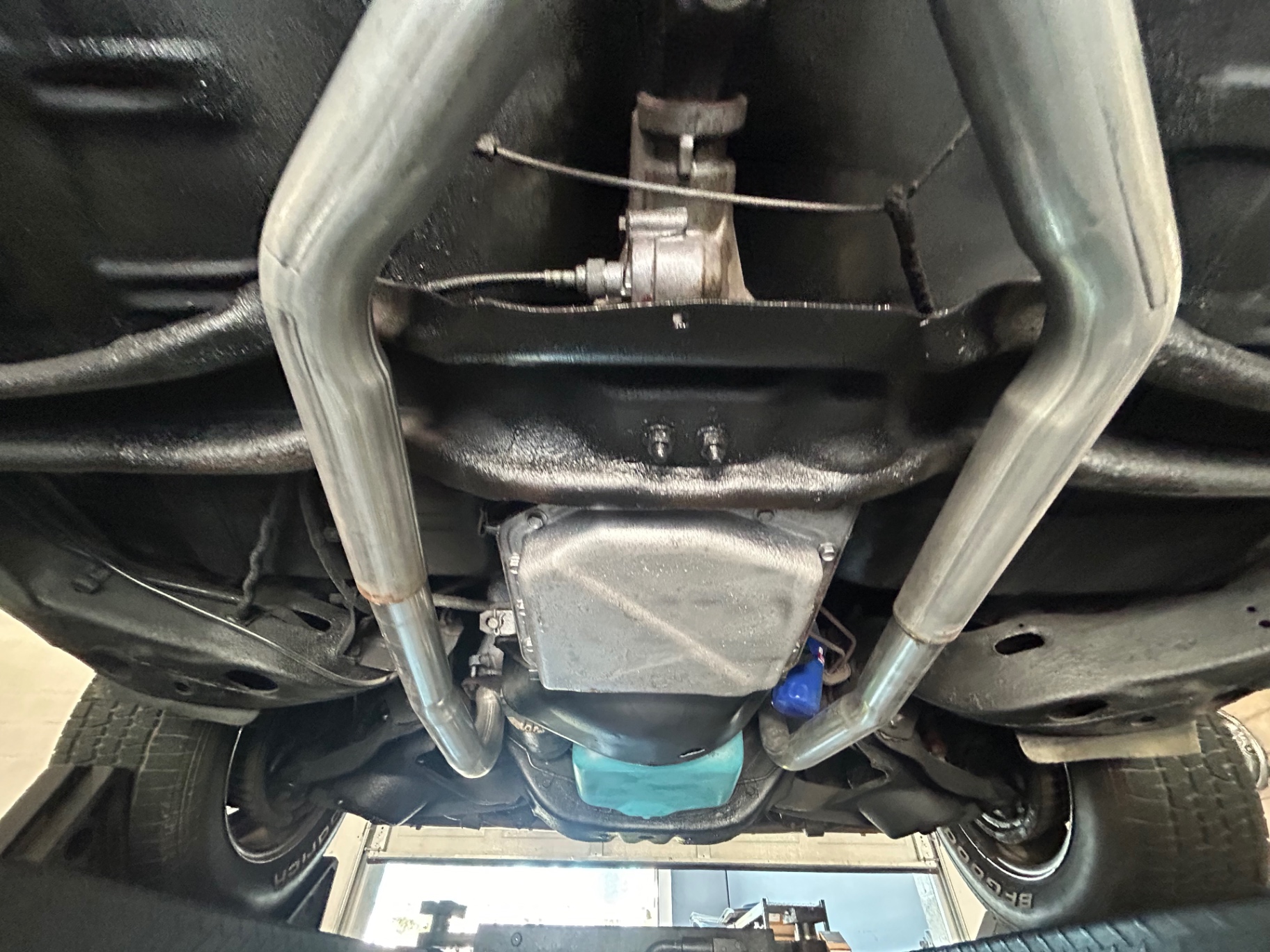 Vehicle photo 32