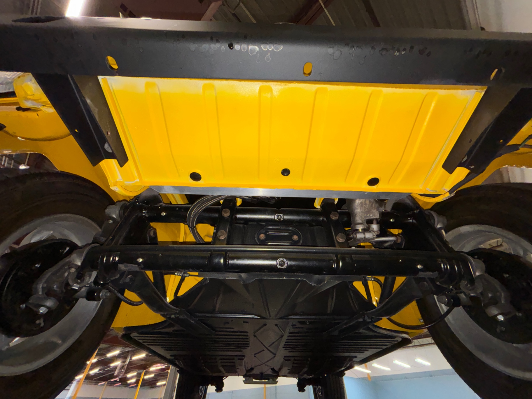 Vehicle photo 46