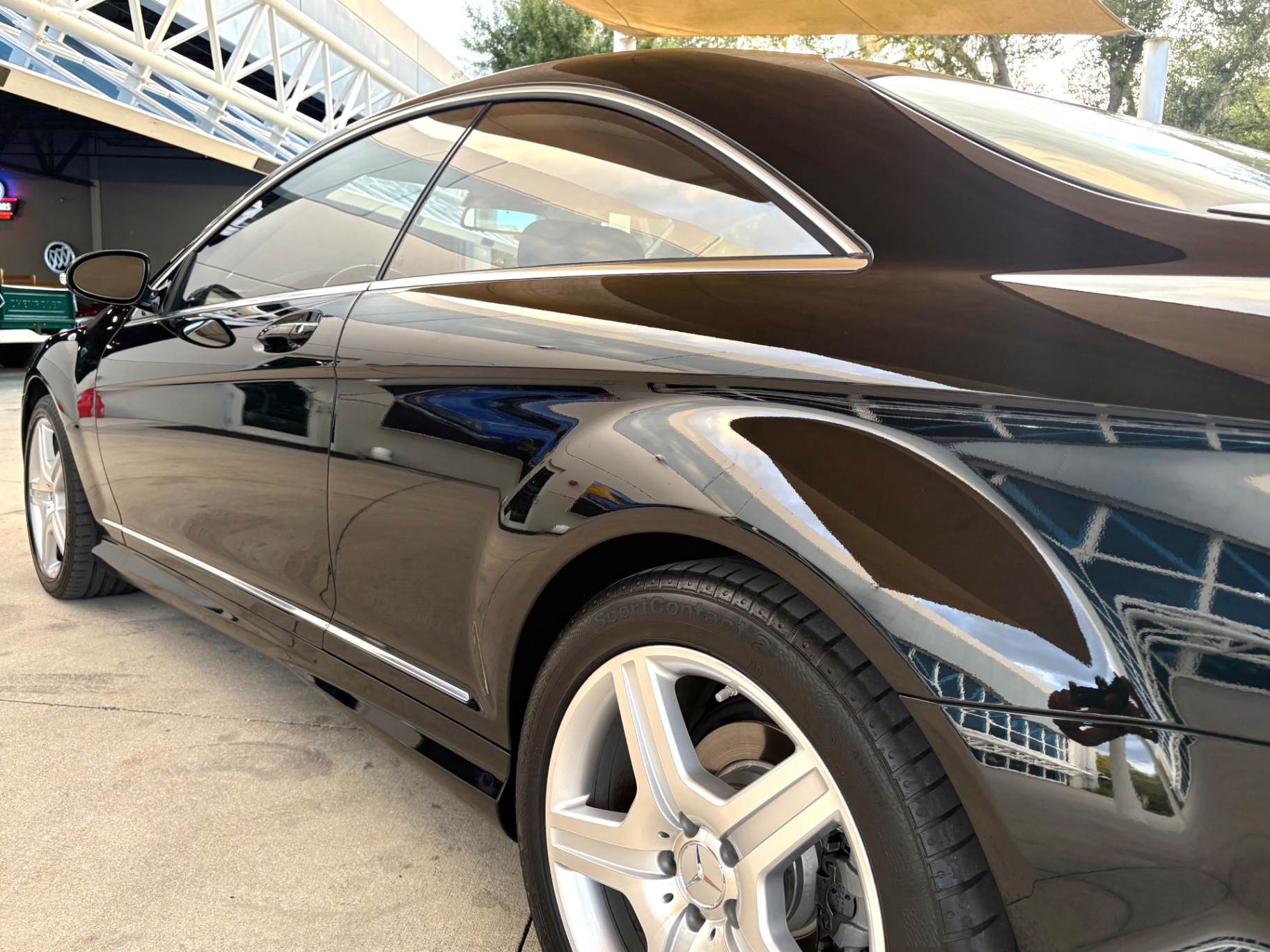 Vehicle photo 14