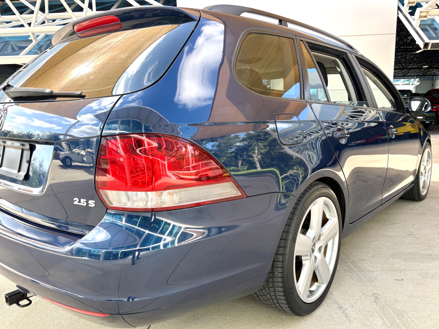 Vehicle photo 16