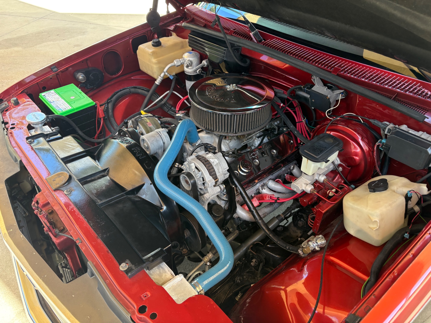 Vehicle photo 25