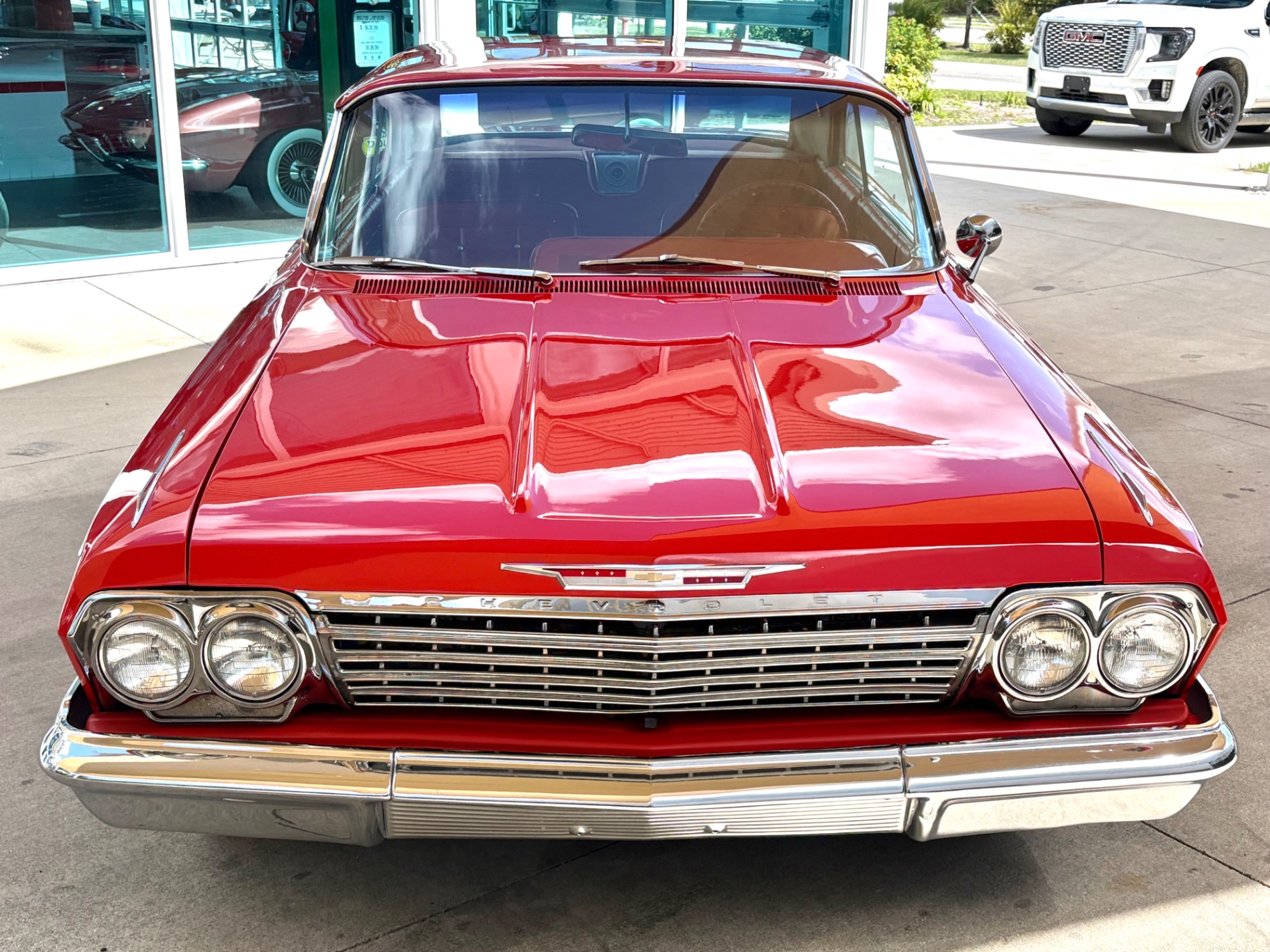 Vehicle photo 3