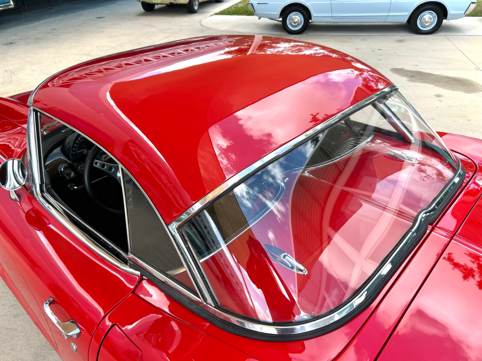Vehicle photo 21