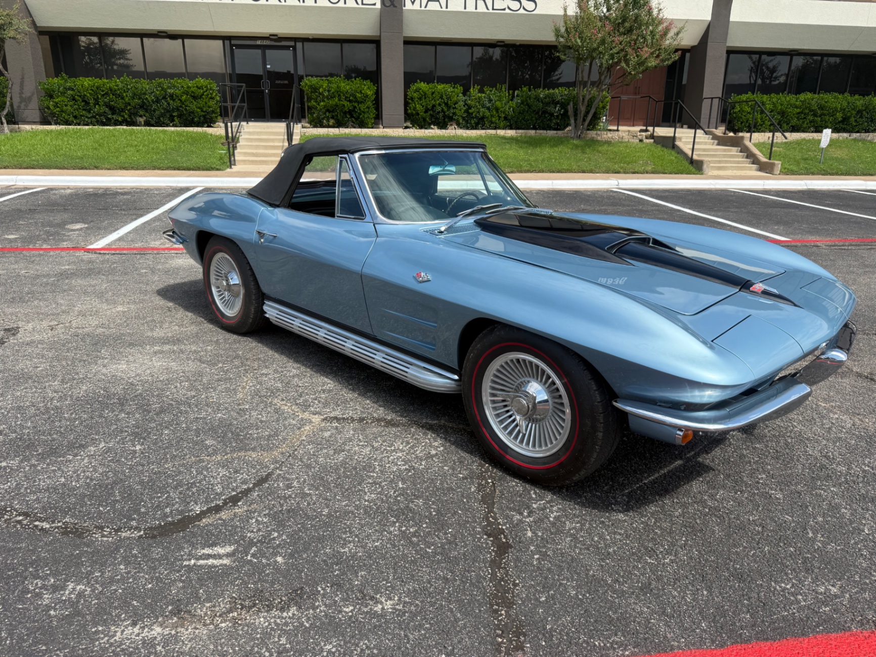 Vehicle photo 17