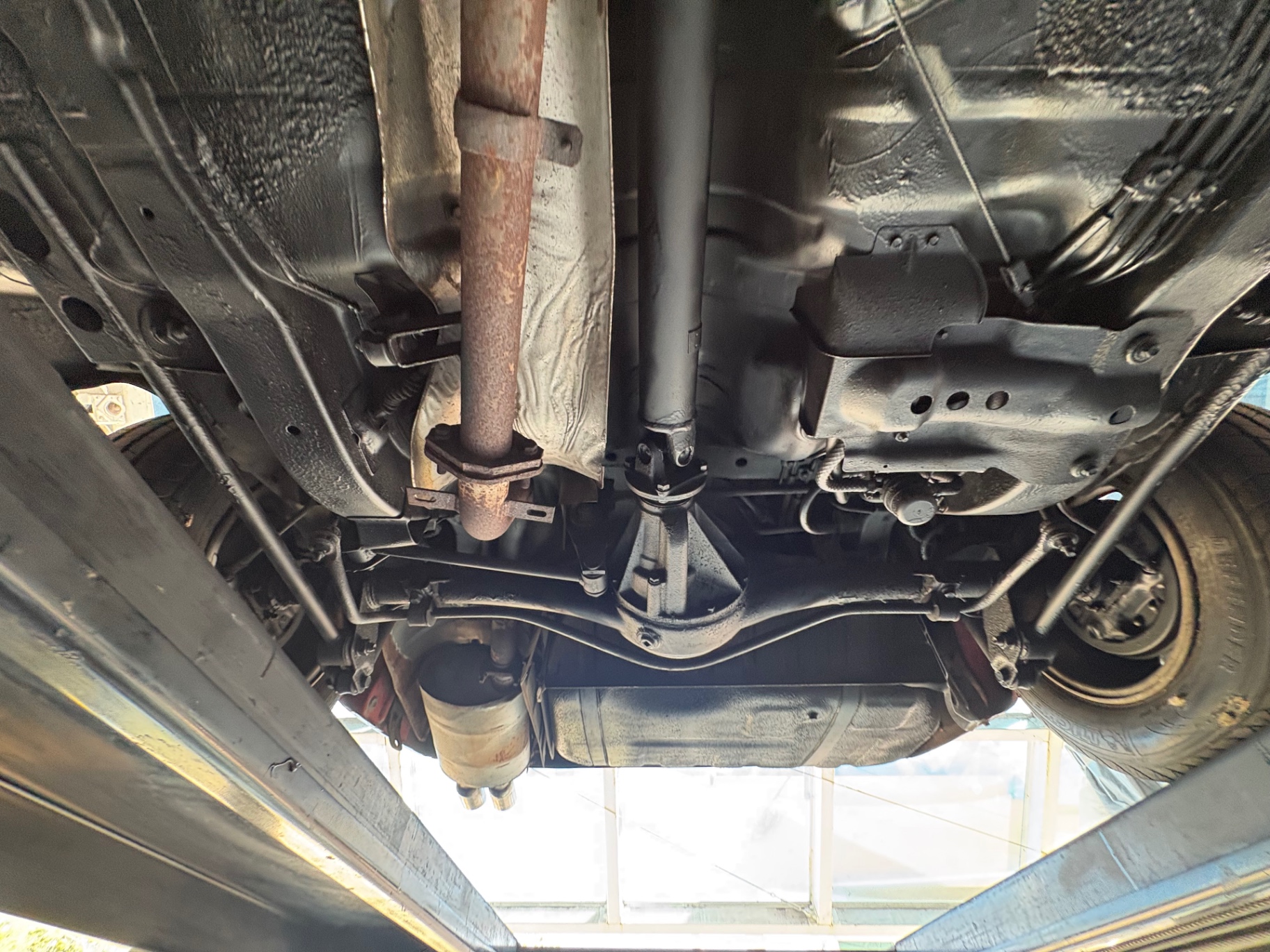 Vehicle photo 58