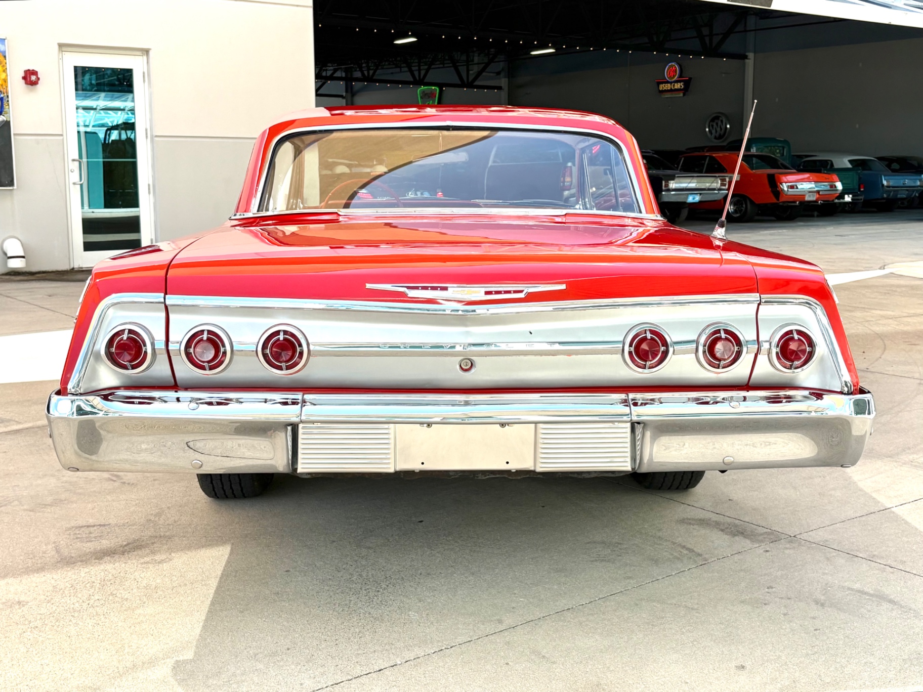 Vehicle photo 7