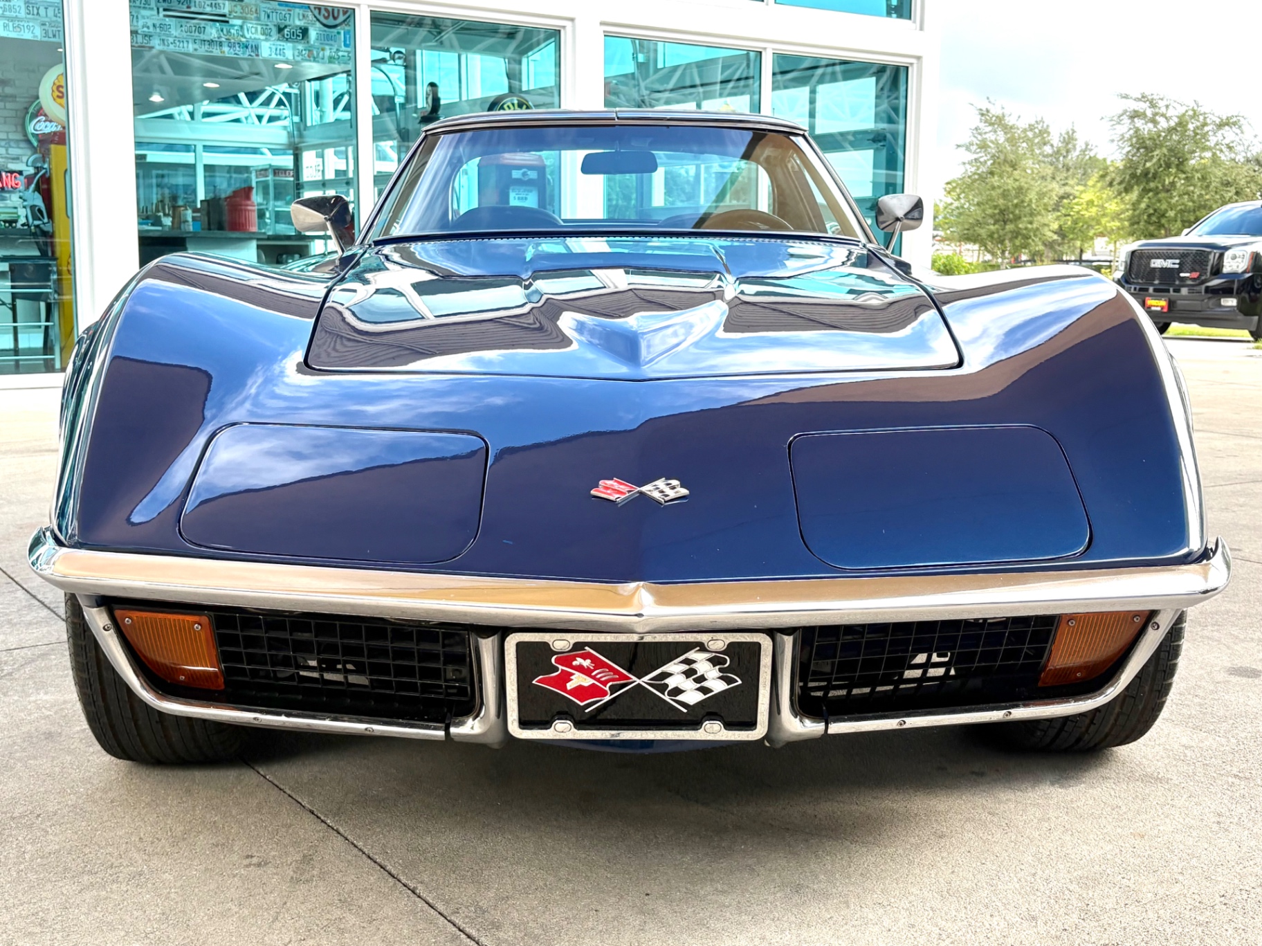 Vehicle photo 2