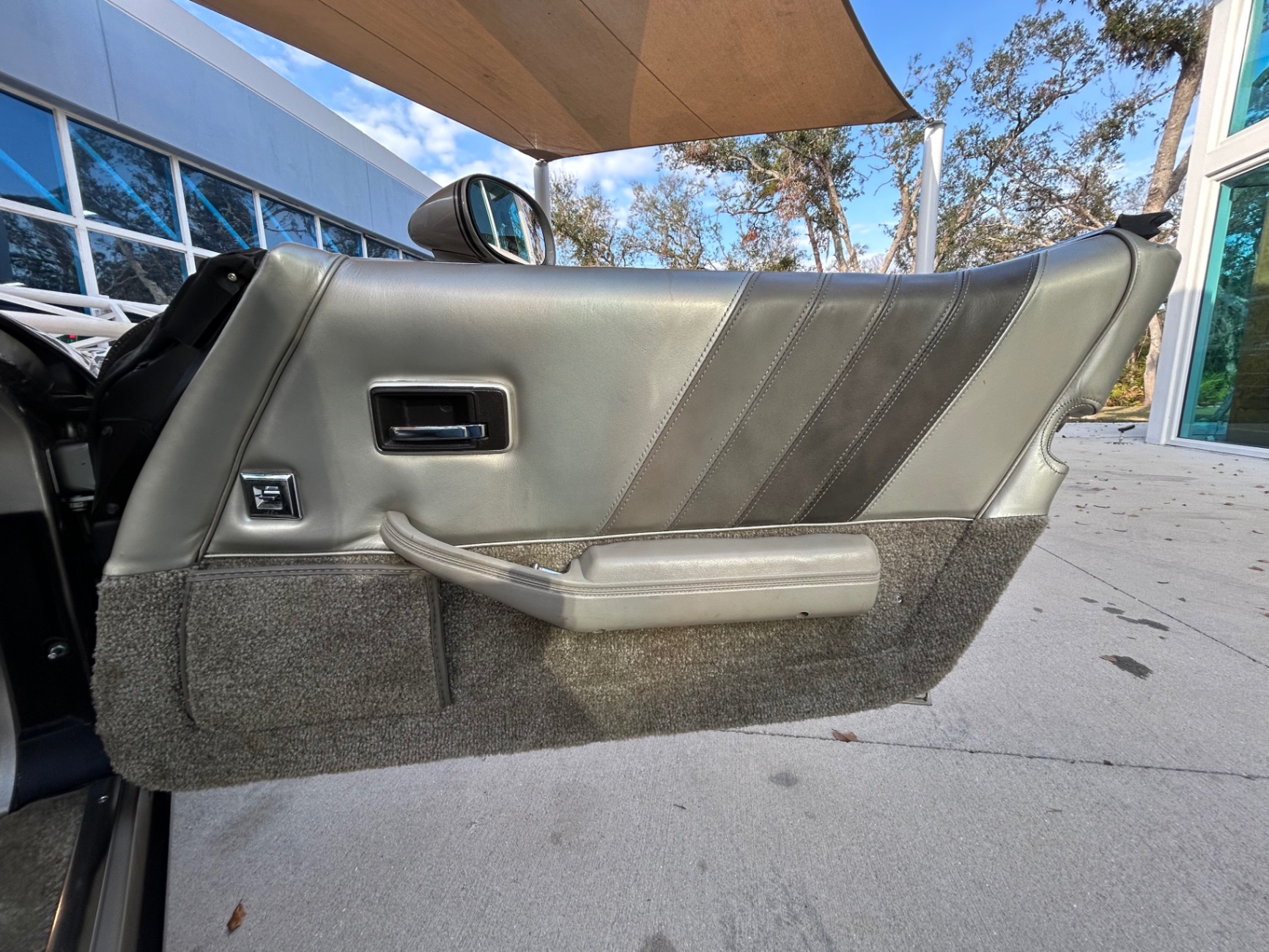 Vehicle photo 38