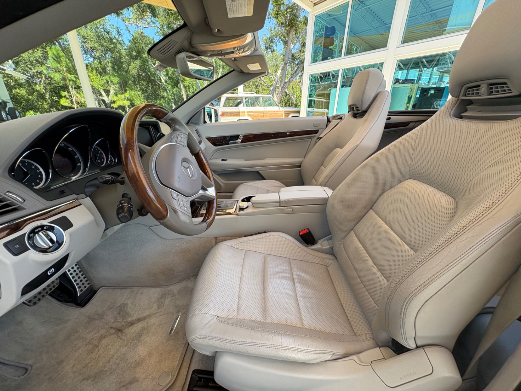 Vehicle photo 36
