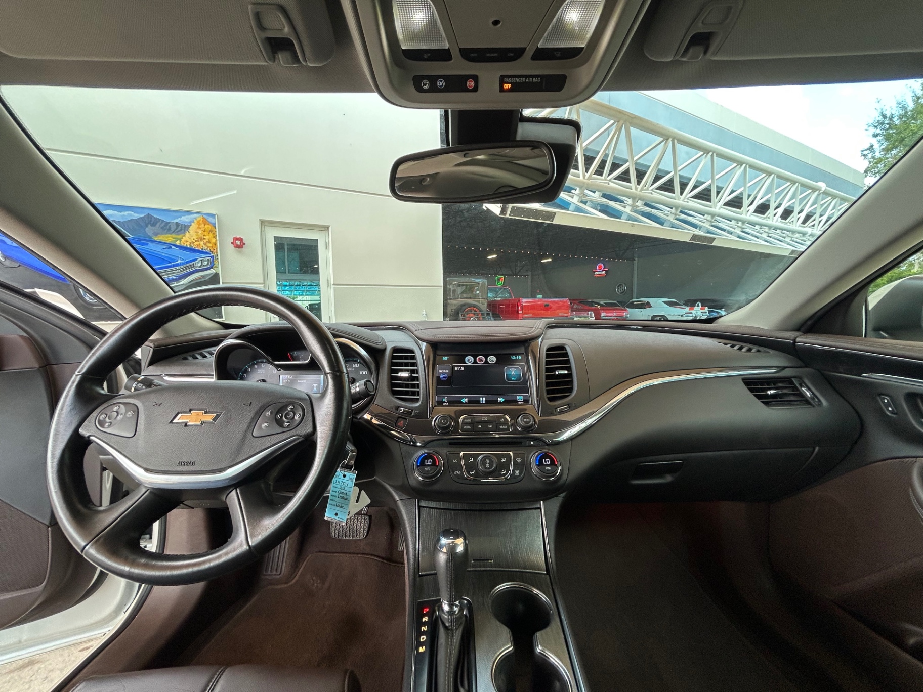 Vehicle photo 33