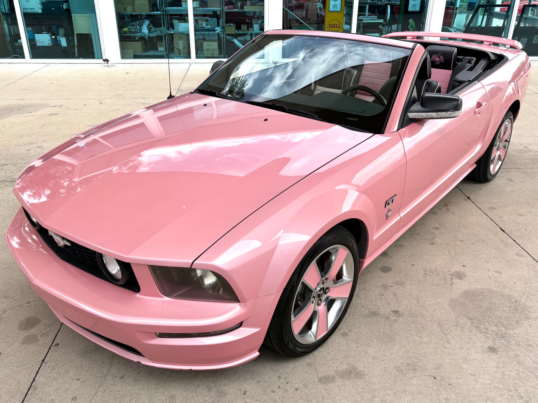 Vehicle photo 20