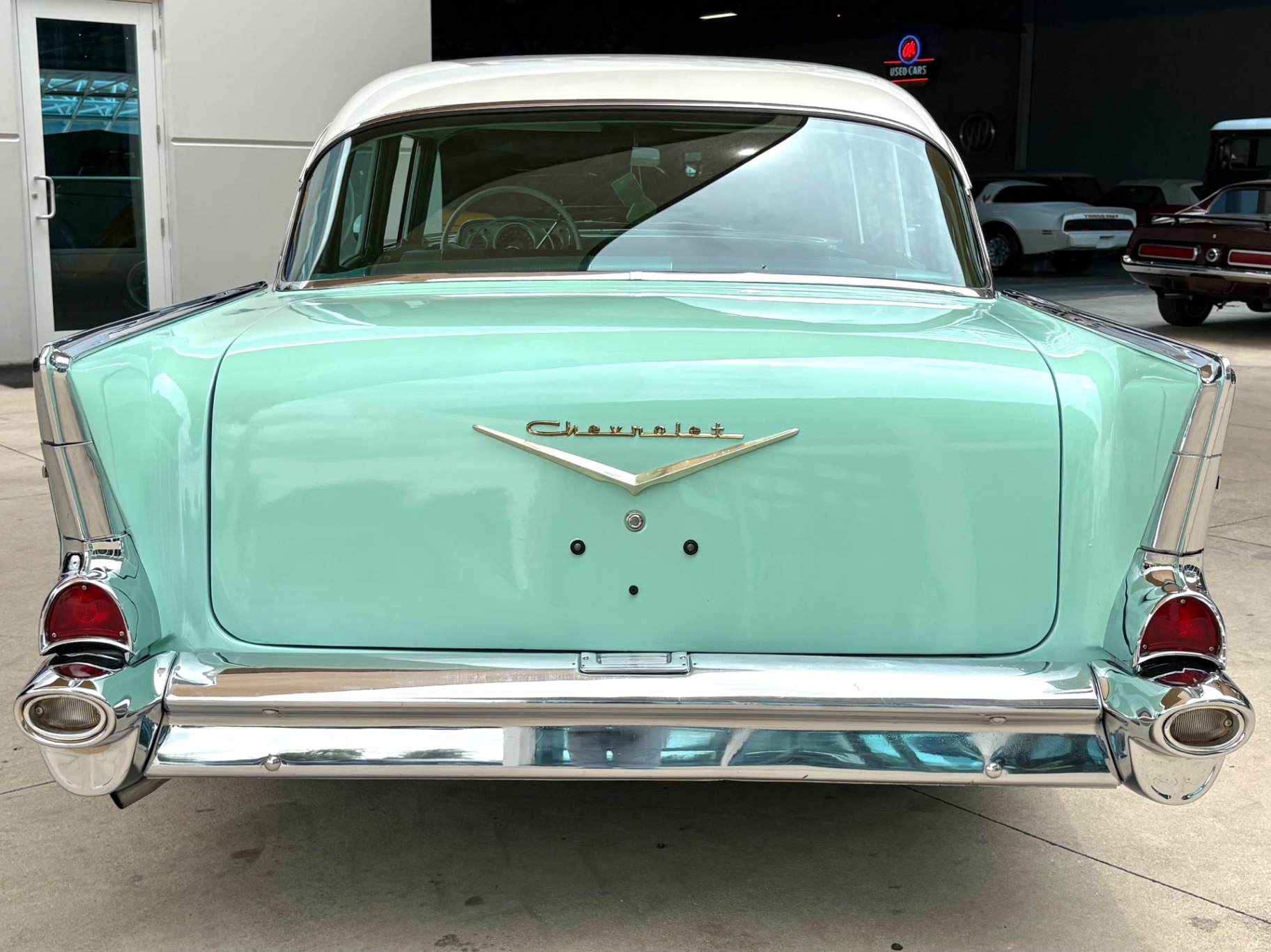 Vehicle photo 7