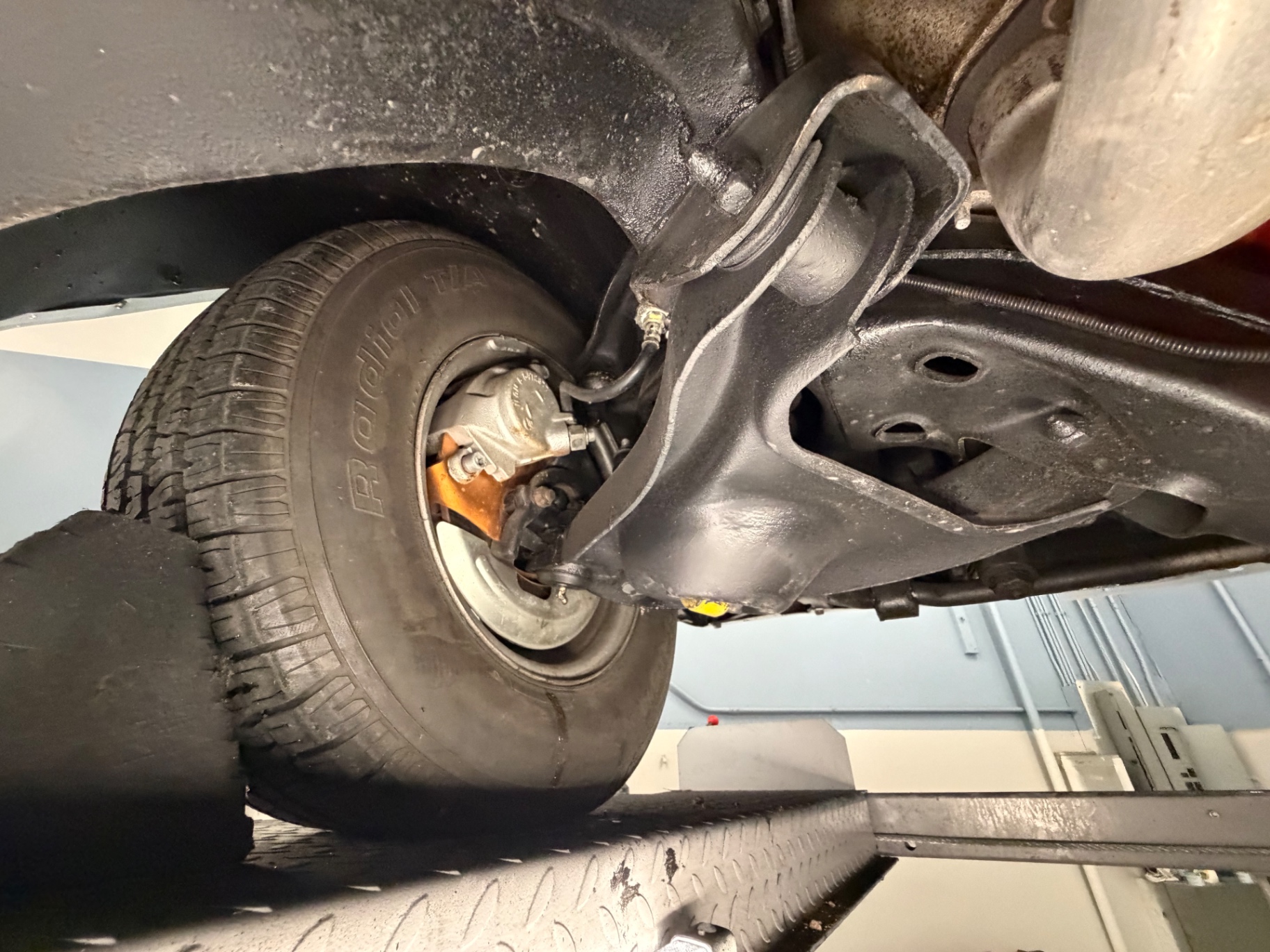 Vehicle photo 128