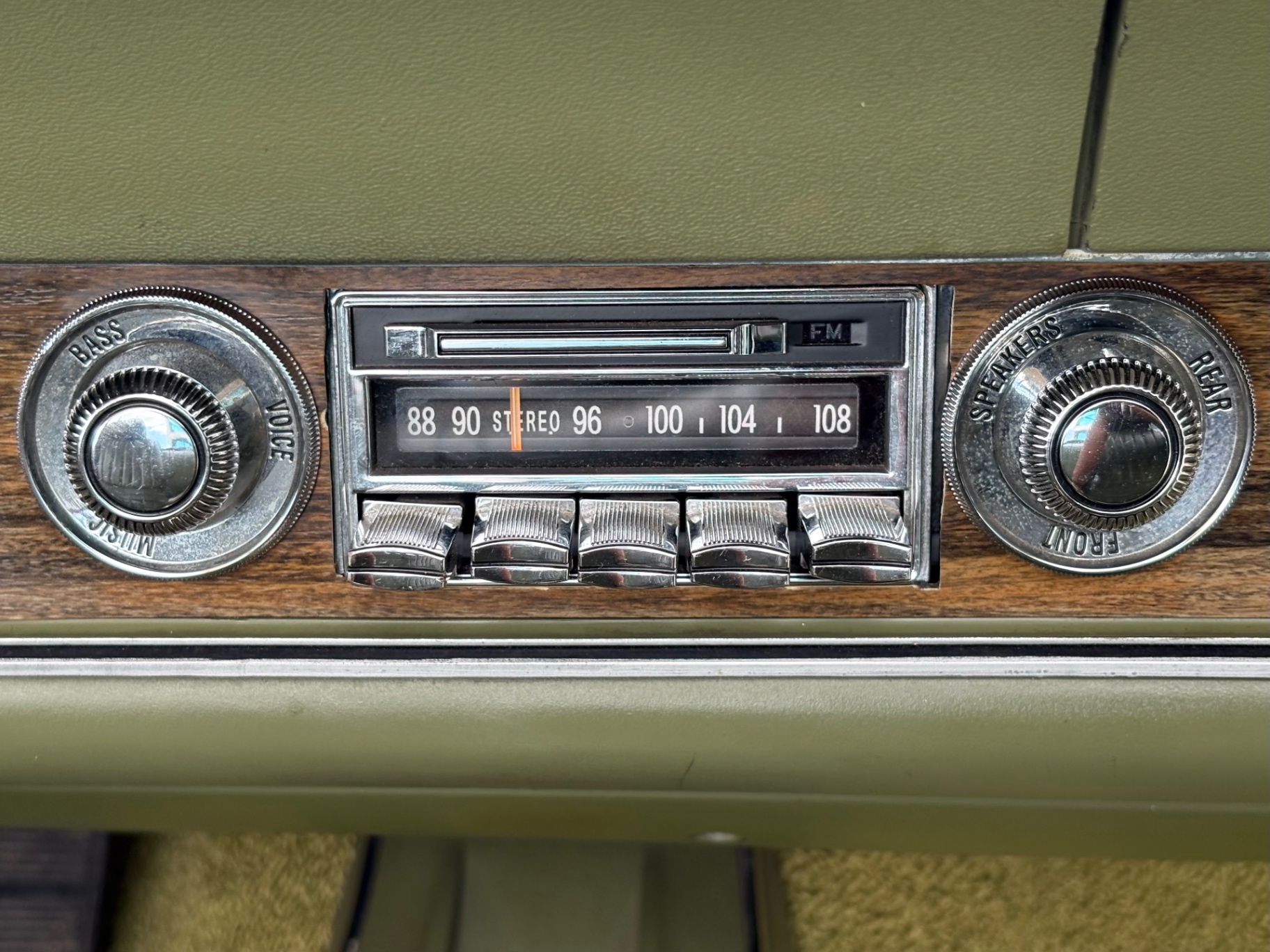 Vehicle photo 49