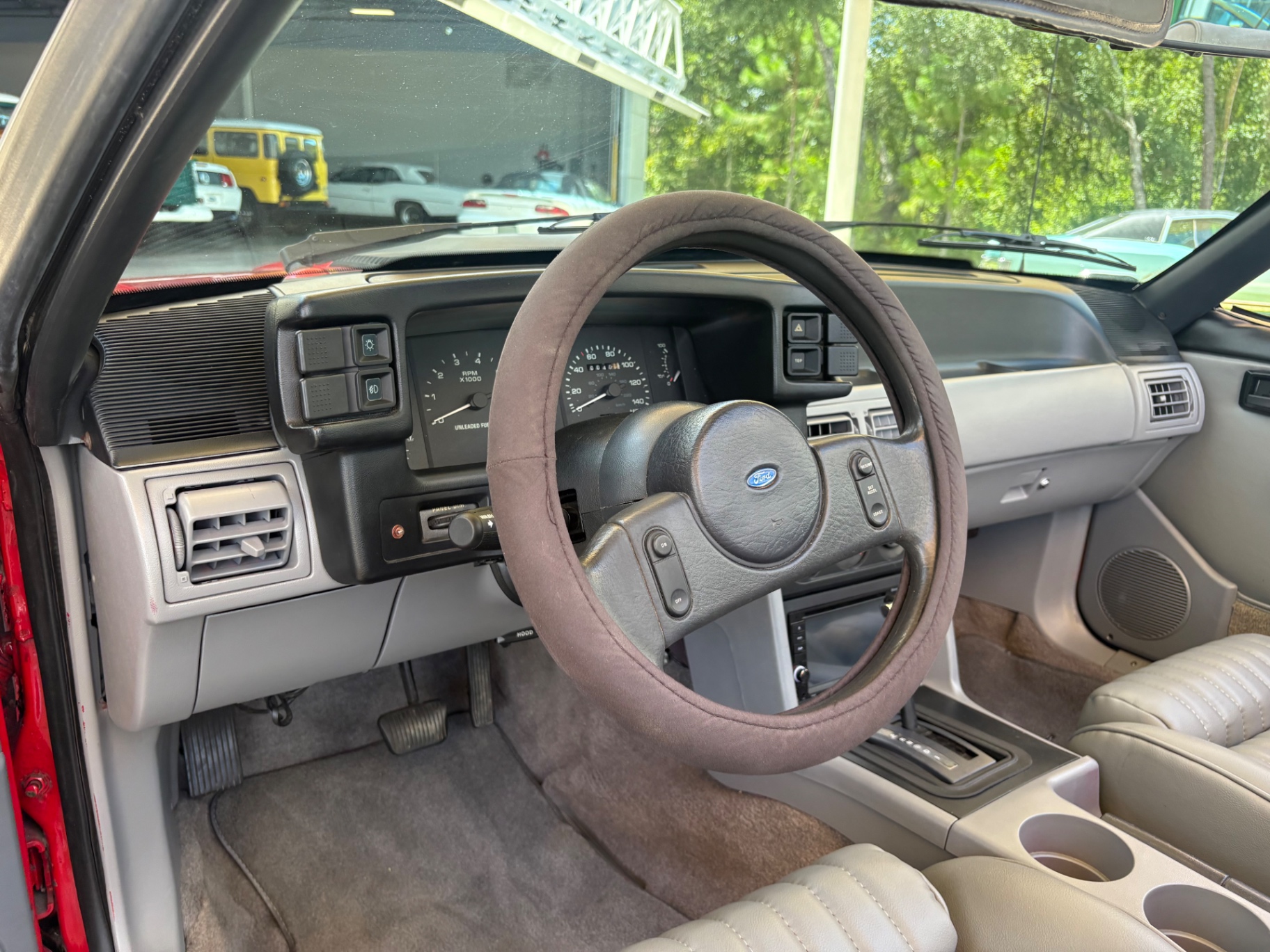 Vehicle photo 37