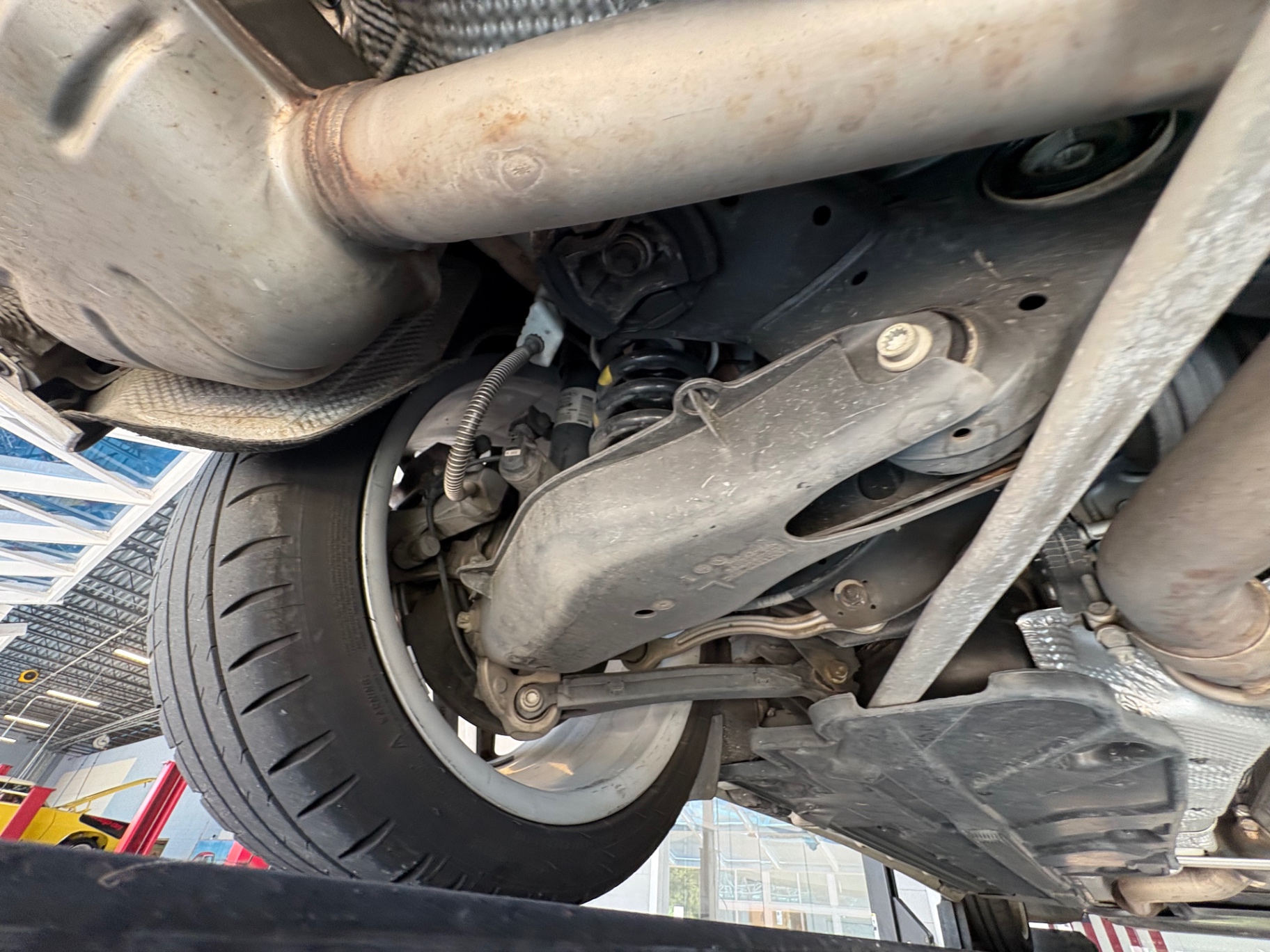Vehicle photo 46