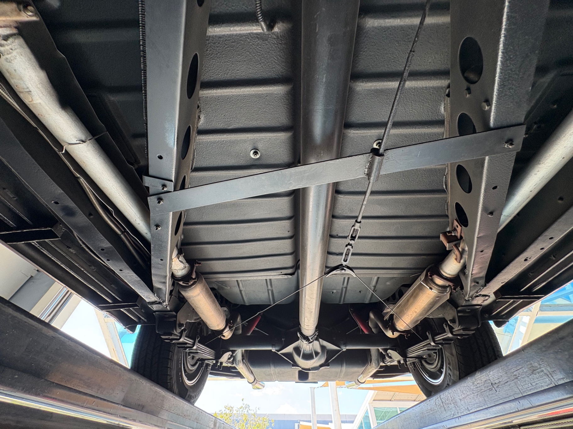 Vehicle photo 48