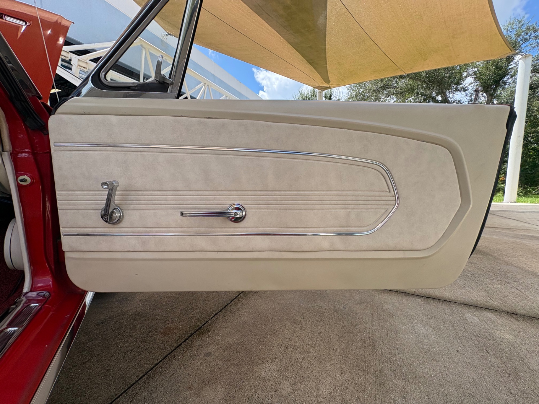 Vehicle photo 43