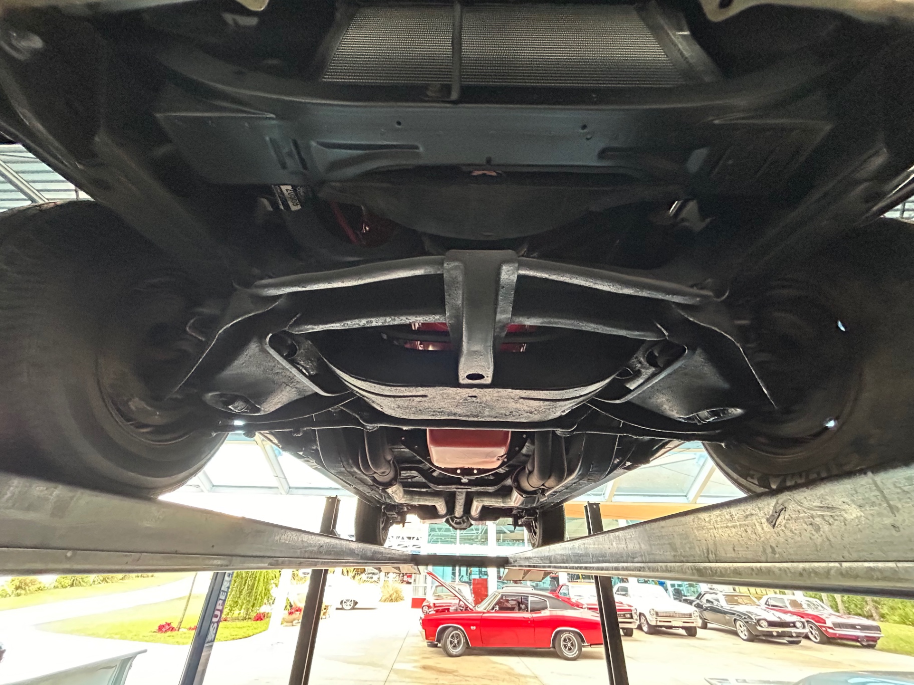 Vehicle photo 34