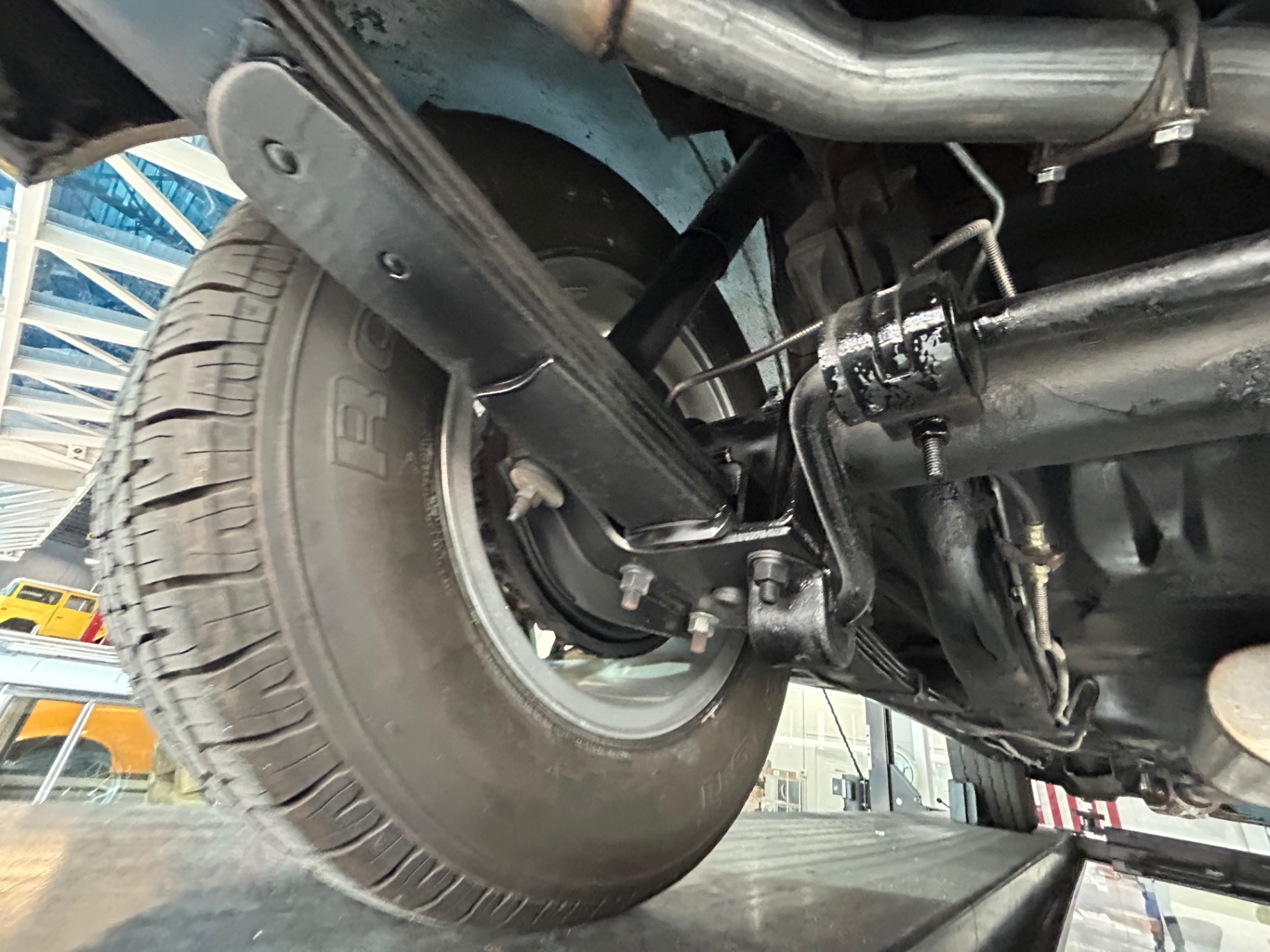 Vehicle photo 54