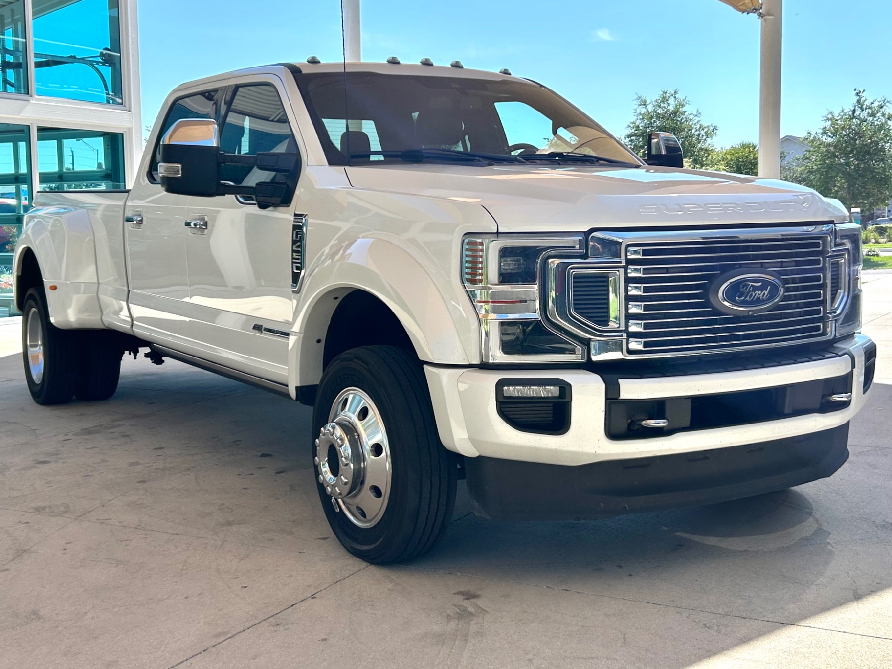 Vehicle photo 3